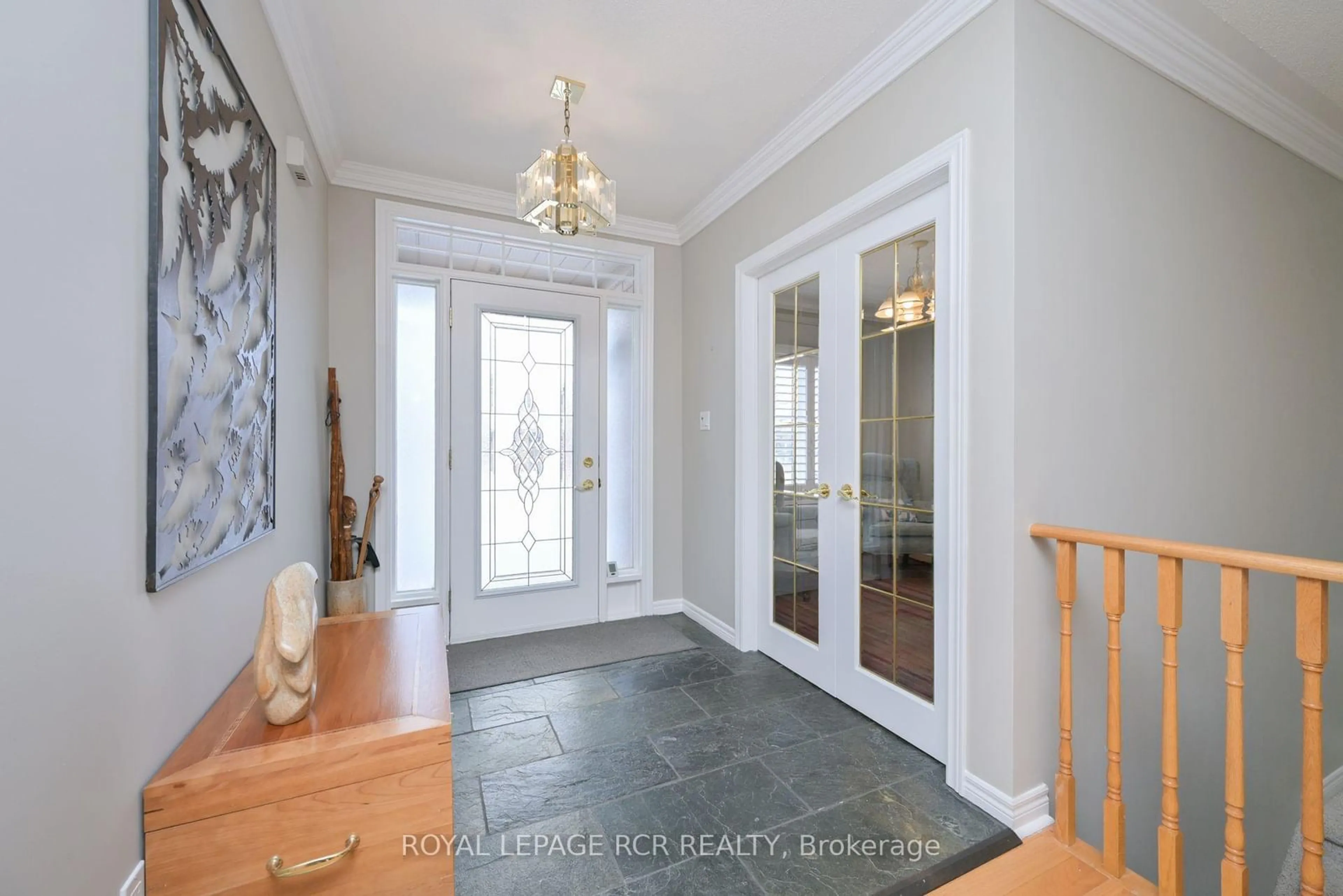 Indoor entryway for 42 Napa Ridge, New Tecumseth Ontario L9R 2E4