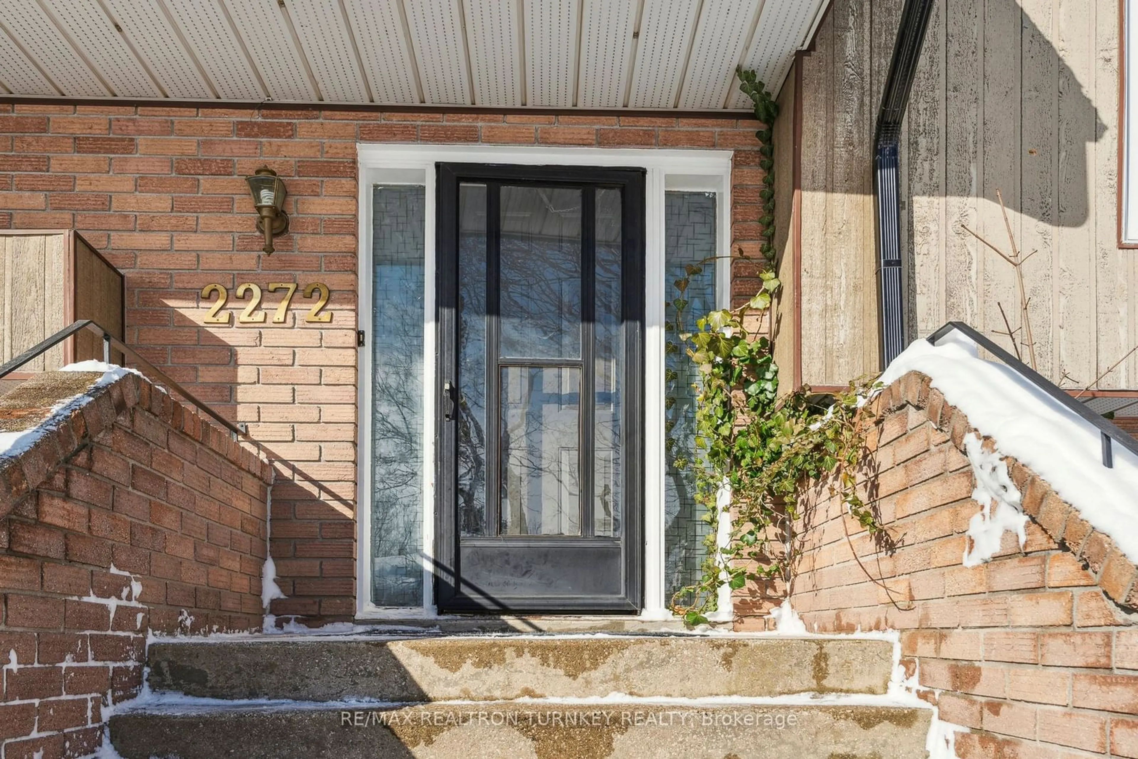 Indoor entryway for 2272 Scythes St, Innisfil Ontario L9S 1G8