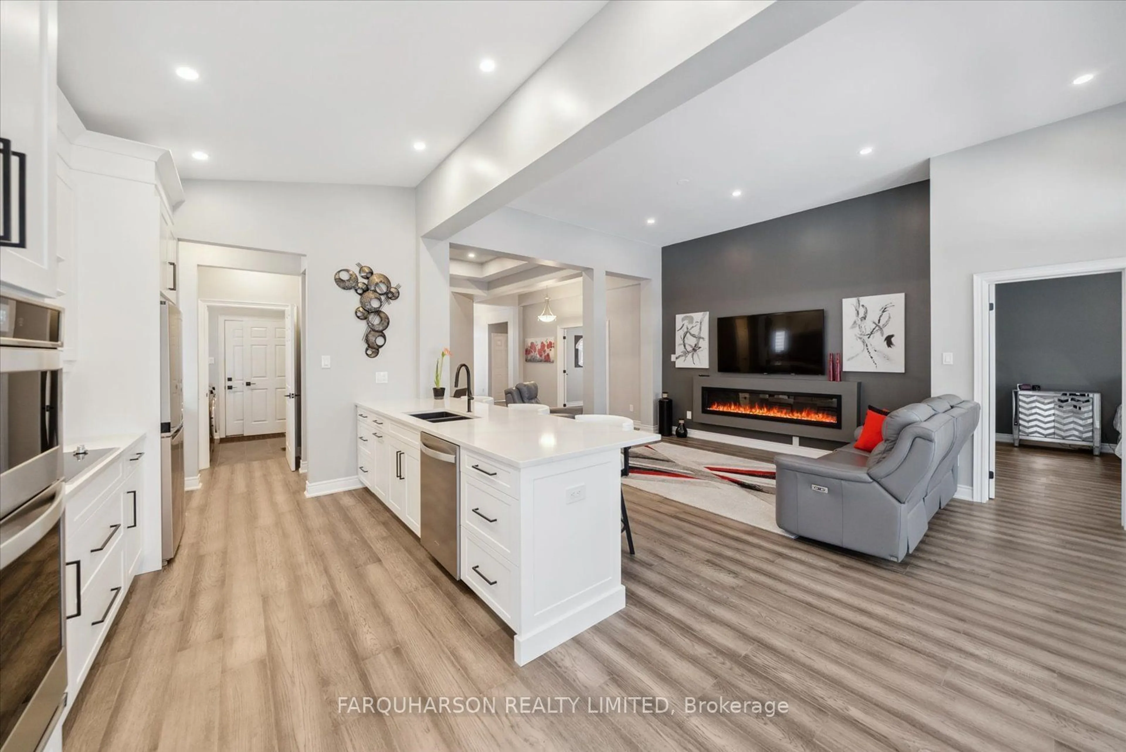 Open concept kitchen, unknown for 46 Ben's Reign, Whitchurch-Stouffville Ontario L4A 1M2