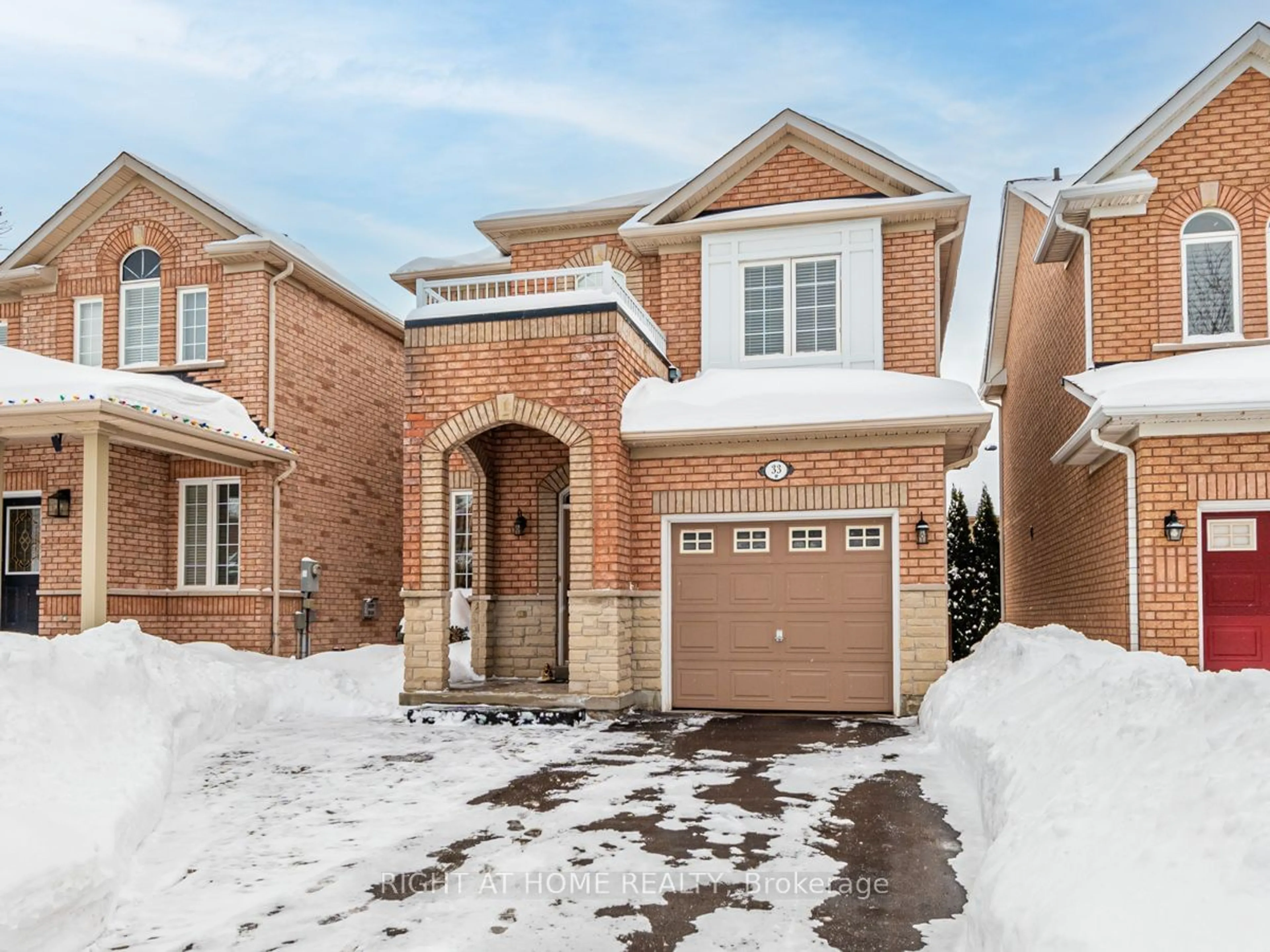 Home with brick exterior material, street for 33 Bullrush Dr, Vaughan Ontario L4H 2V9