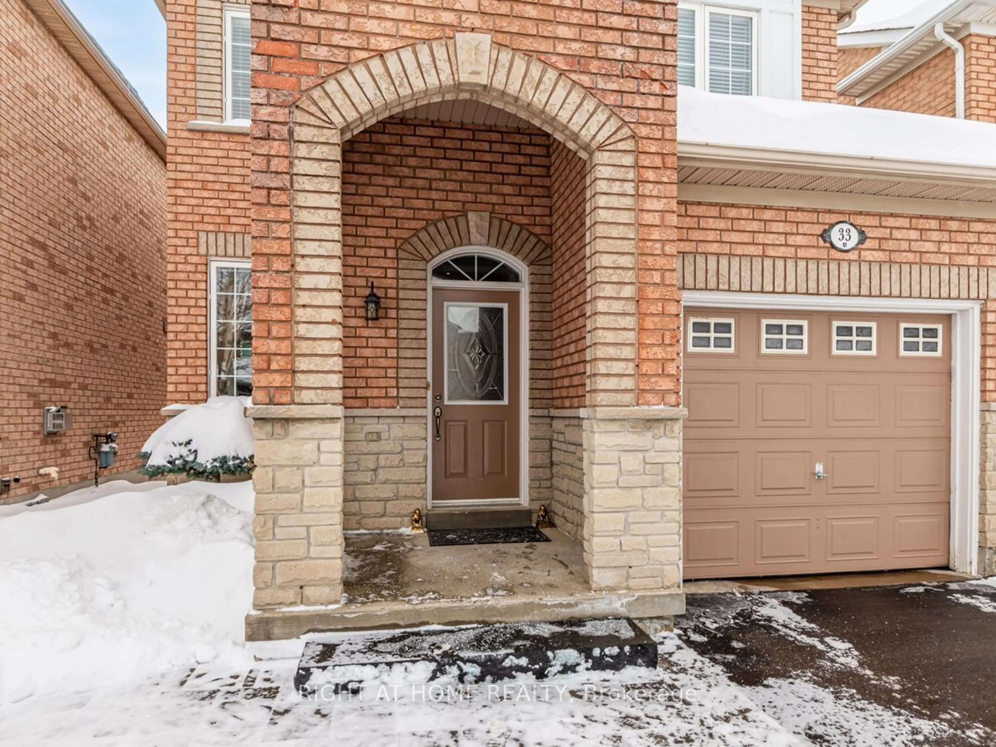 Home with brick exterior material, street for 33 Bullrush Dr, Vaughan Ontario L4H 2V9