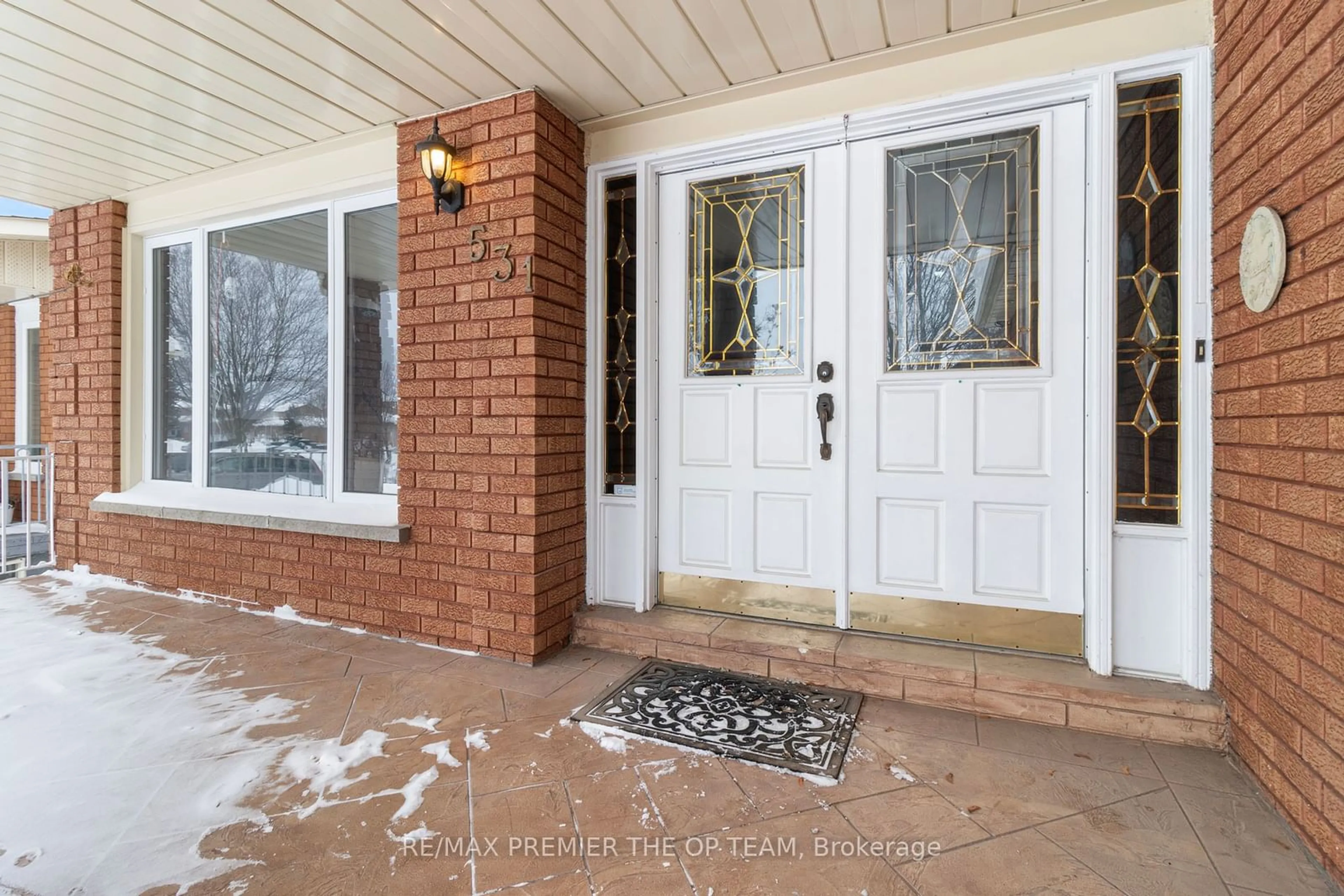 Indoor entryway for 531 Forest Dr, Vaughan Ontario L4L 6L9