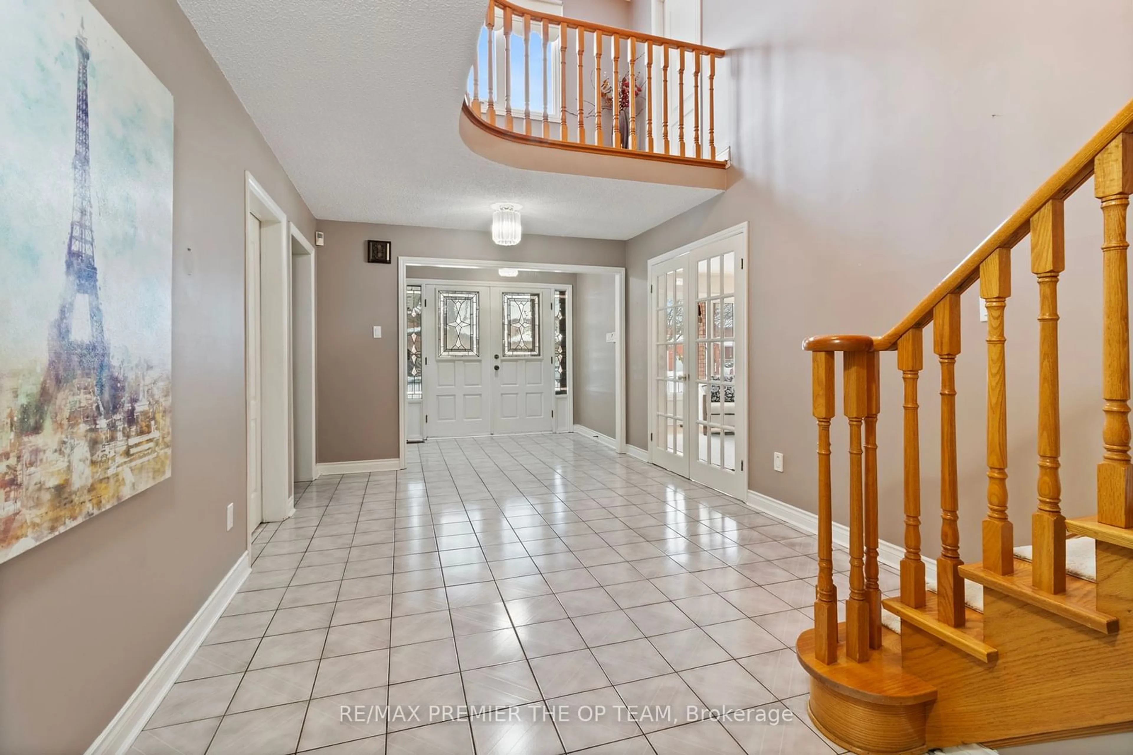 Indoor foyer for 531 Forest Dr, Vaughan Ontario L4L 6L9