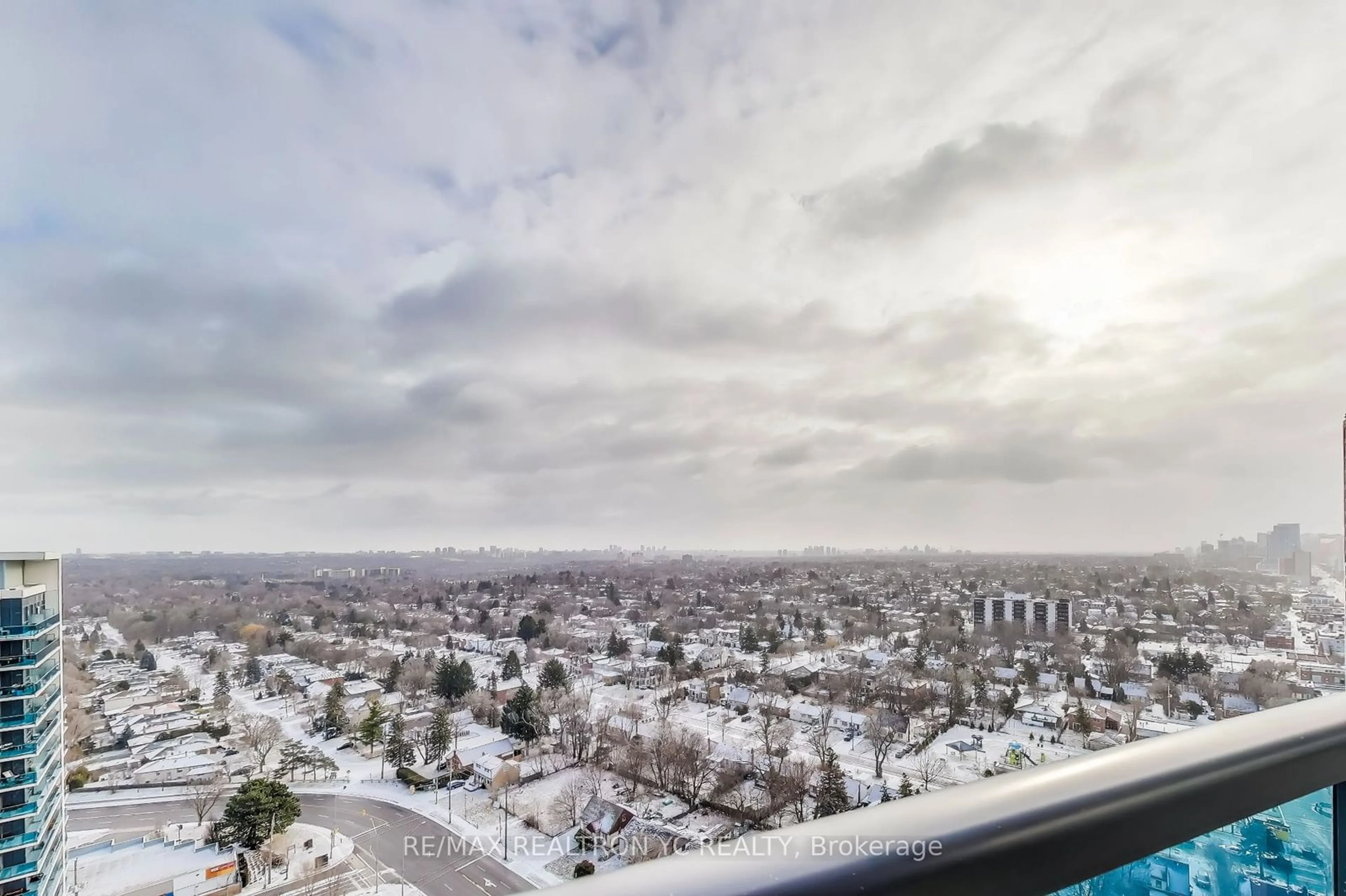 A pic from outside/outdoor area/front of a property/back of a property/a pic from drone, city buildings view from balcony for 7161 Yonge St #2031, Markham Ontario L3T 0C8