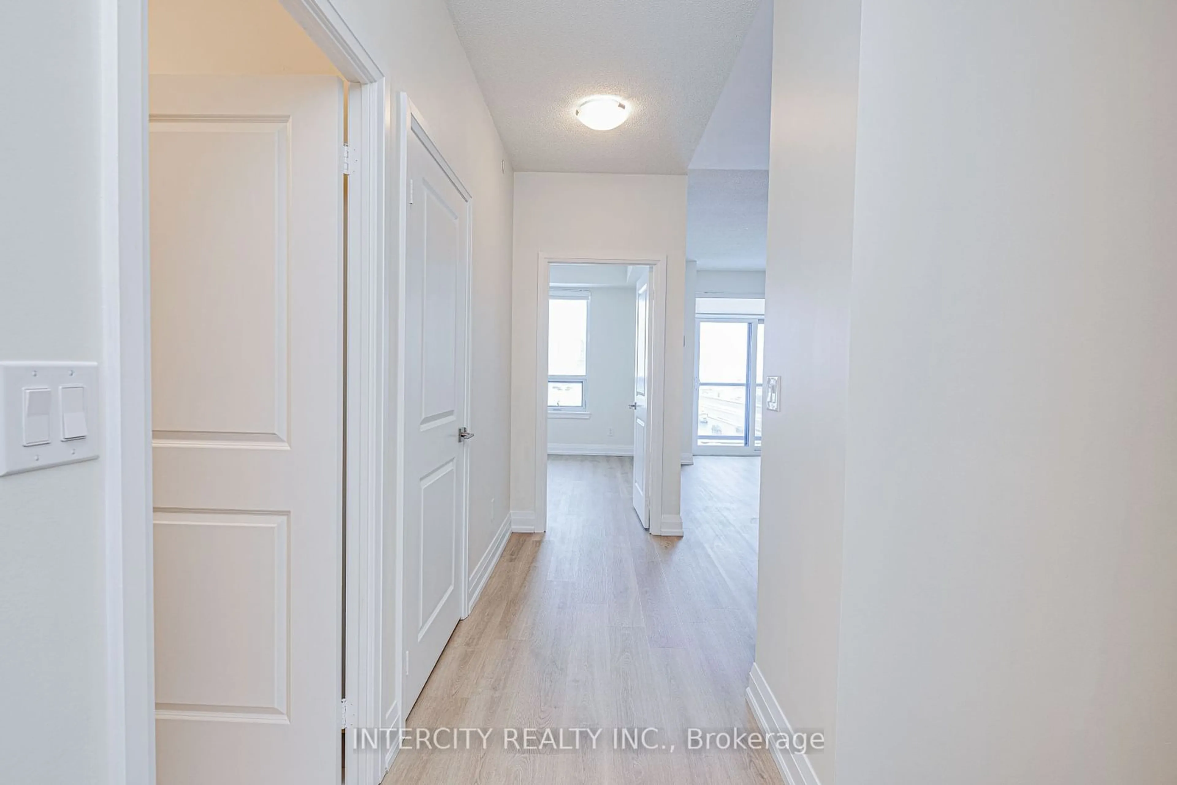 Indoor entryway for 3600 Highway 7 #617, Vaughan Ontario L4L 0G7