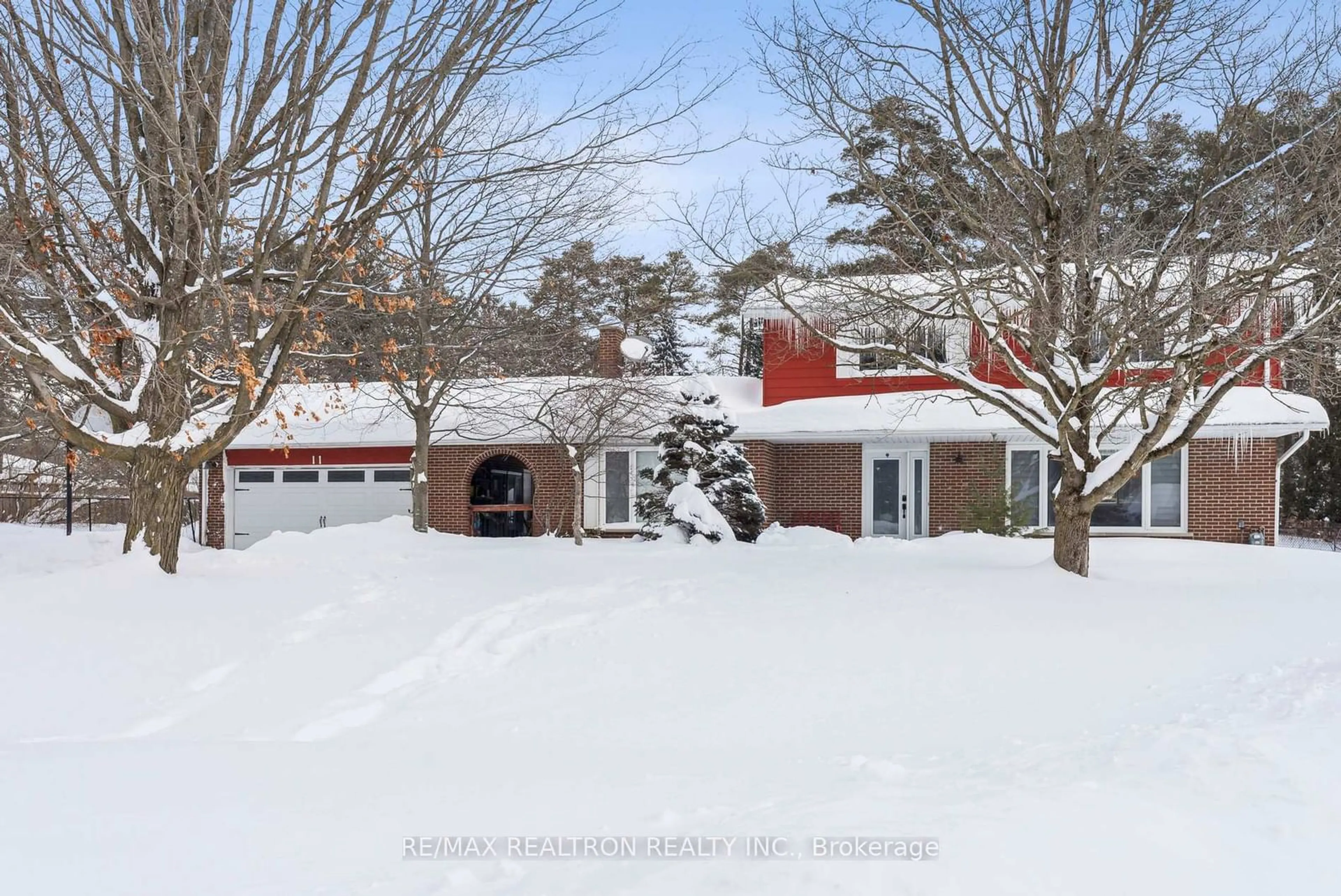 A pic from outside/outdoor area/front of a property/back of a property/a pic from drone, street for 11 Carlsberg Pl, Whitchurch-Stouffville Ontario L4A 7X4