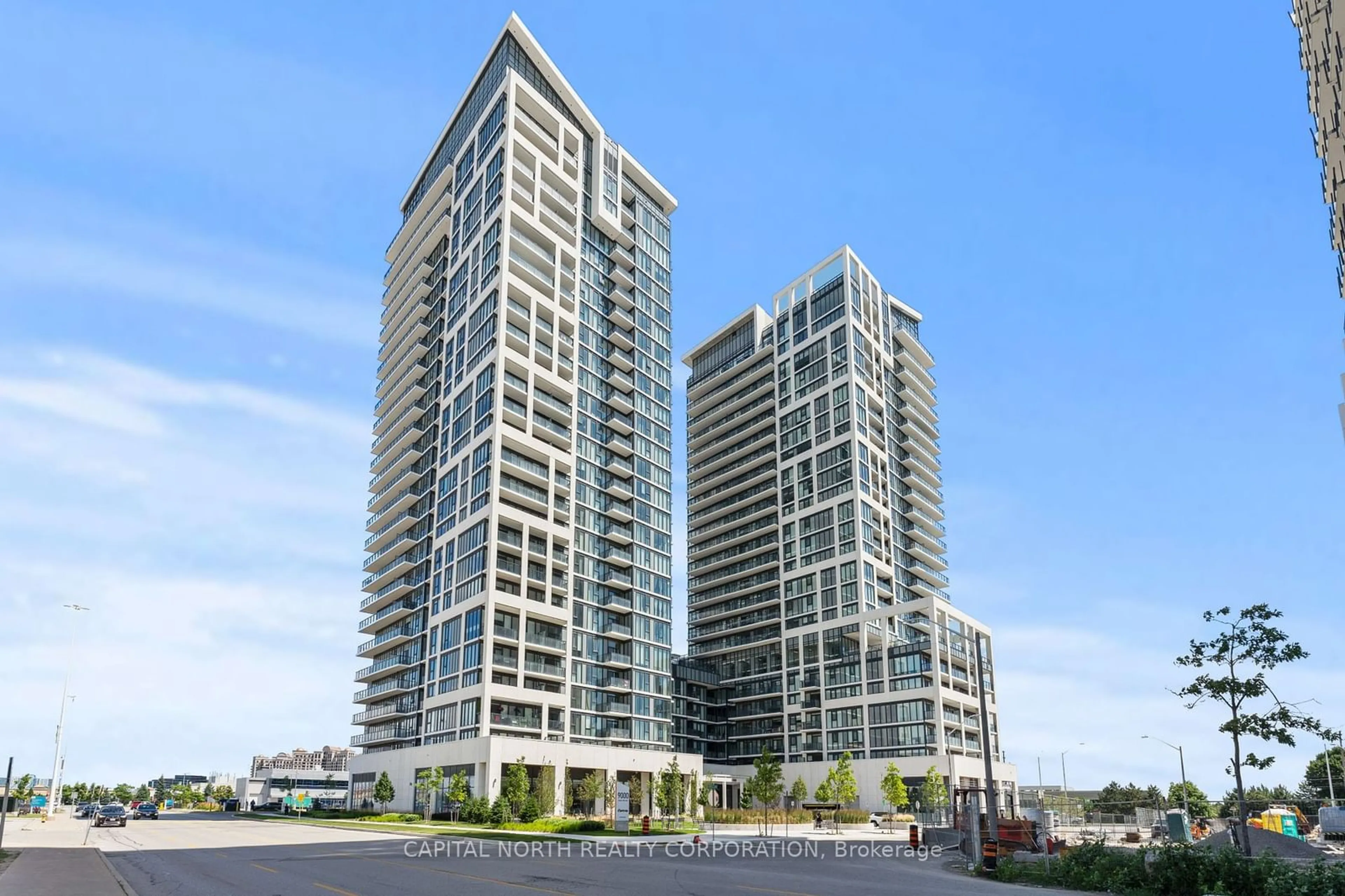 Indoor foyer for 9000 Jane St #319, Vaughan Ontario L4K 0M6