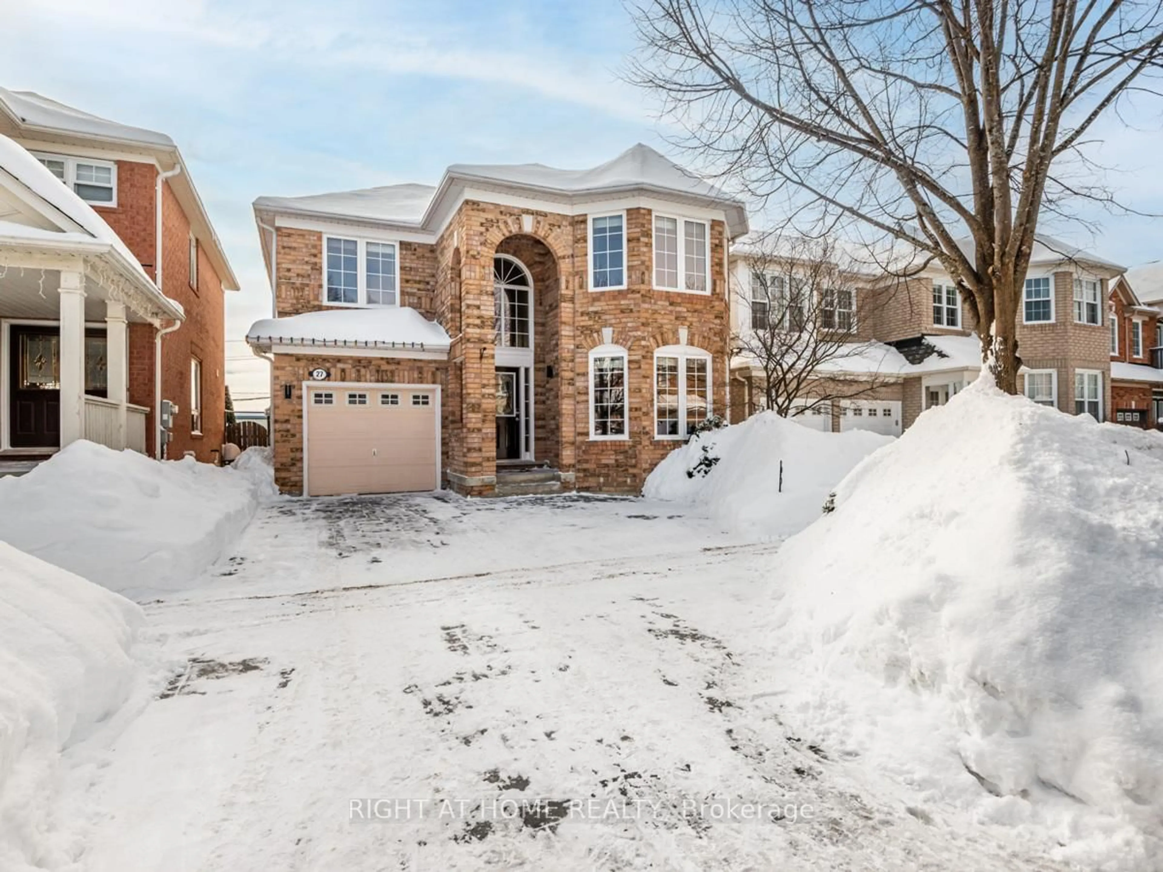 Home with brick exterior material, street for 27 Wiltshire Dr, Markham Ontario L6C 2N3