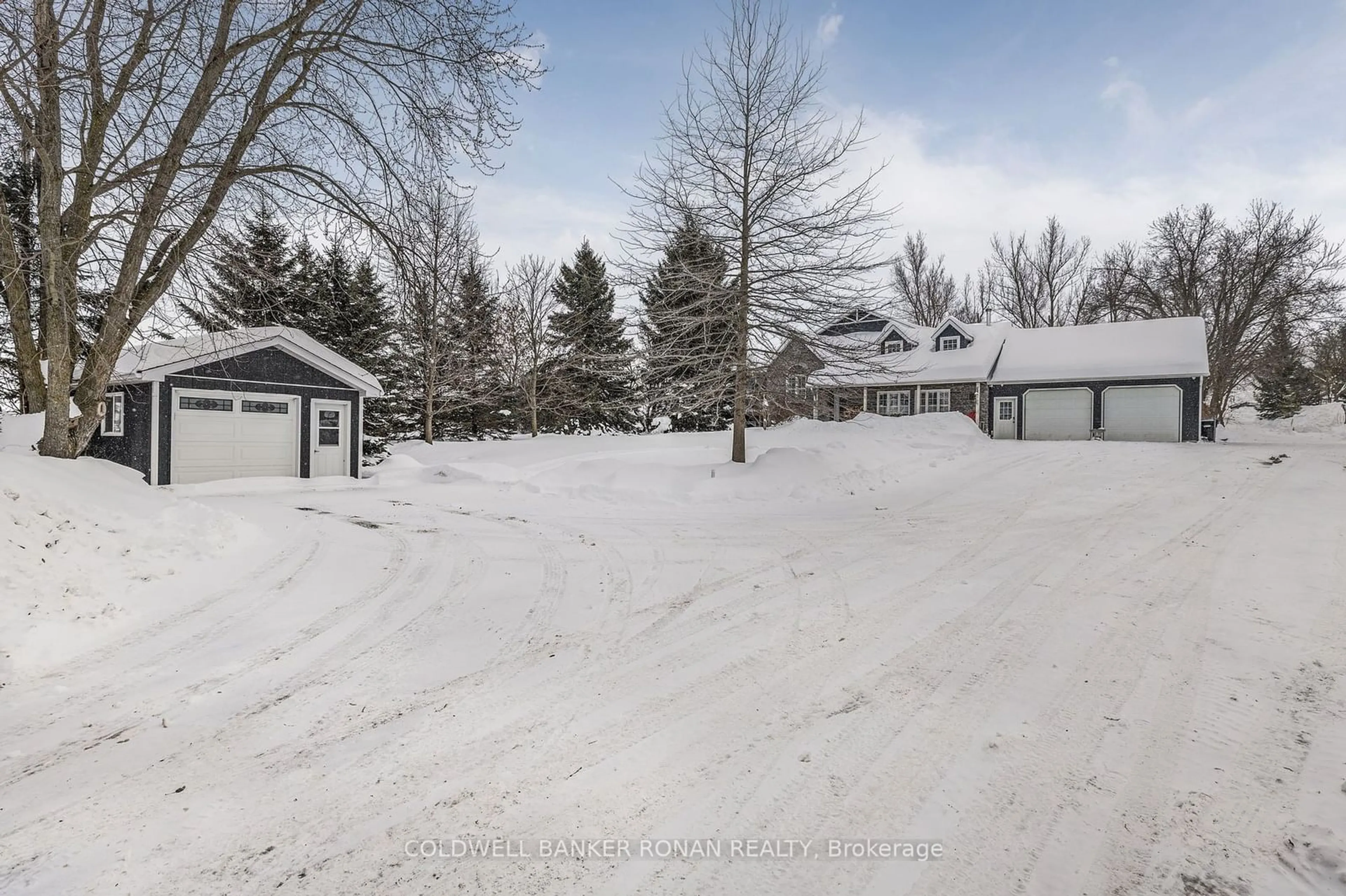 A pic from outside/outdoor area/front of a property/back of a property/a pic from drone, street for 6643 3rd Line, New Tecumseth Ontario L0G 1W0