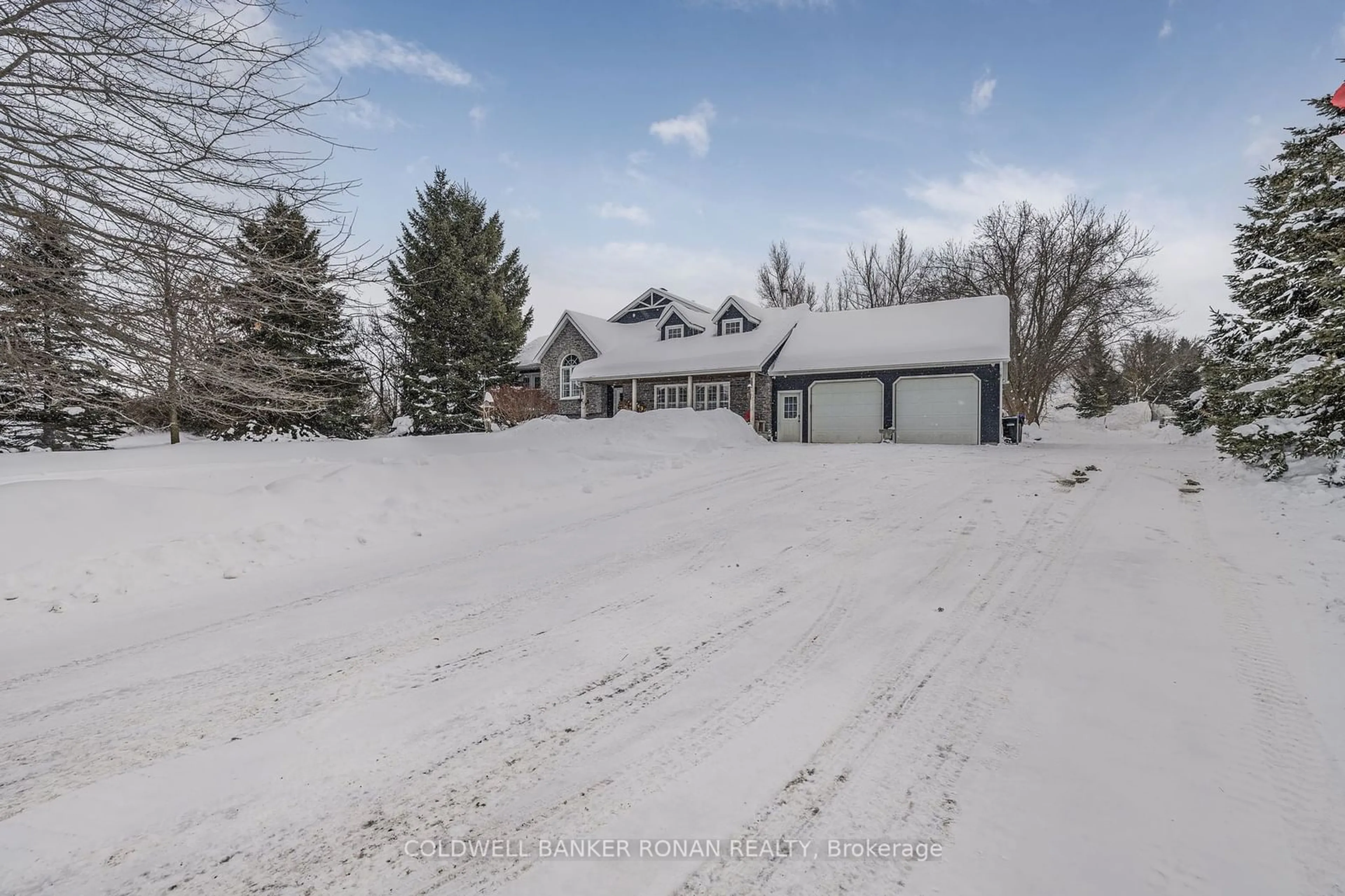 A pic from outside/outdoor area/front of a property/back of a property/a pic from drone, street for 6643 3rd Line, New Tecumseth Ontario L0G 1W0