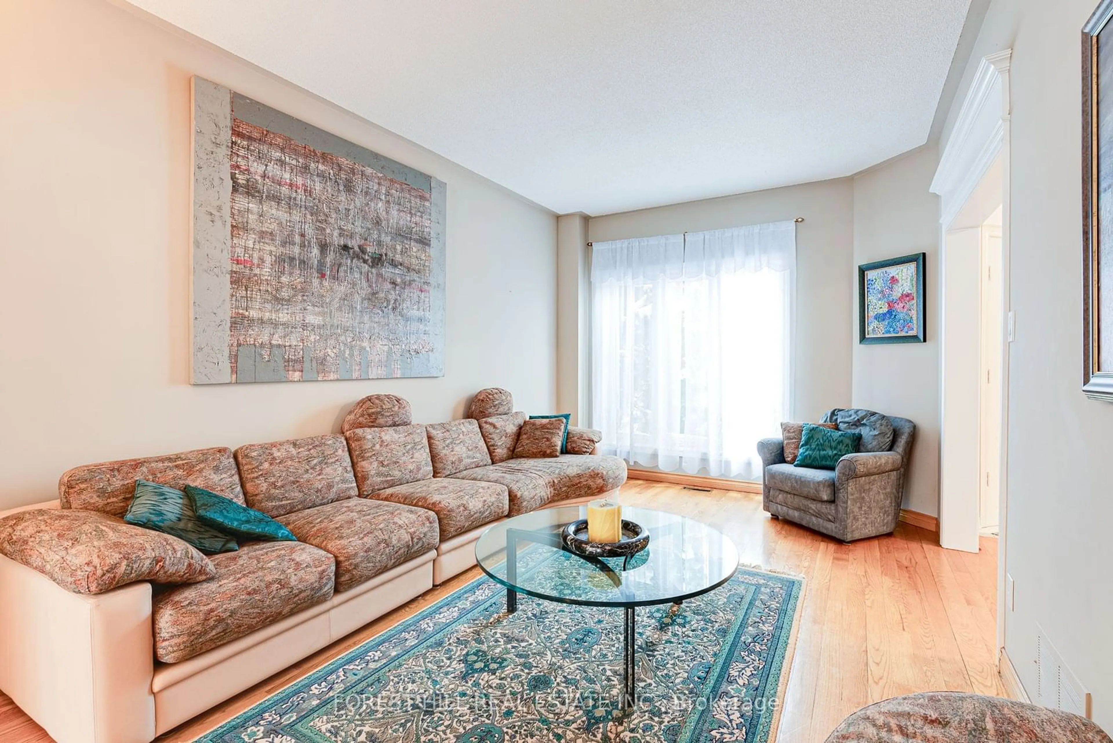 Living room with furniture, wood/laminate floor for 32 Loma Vista Dr, Vaughan Ontario L4J 7S3