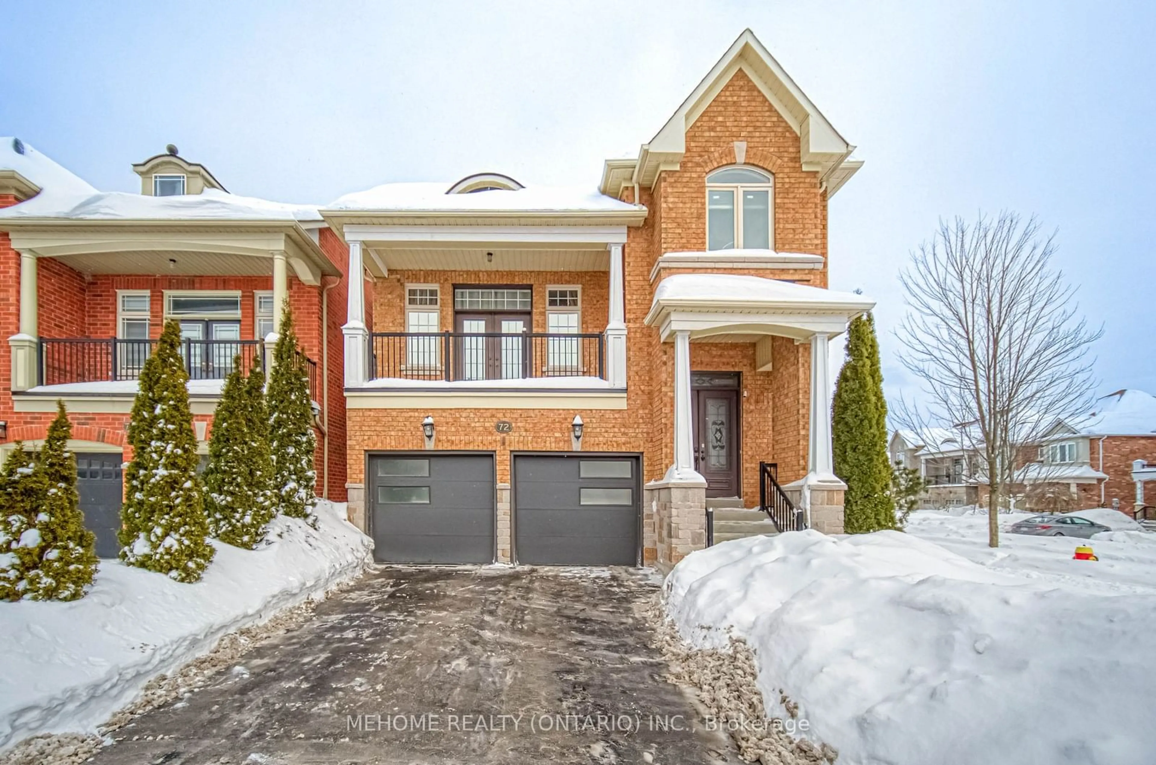 Home with brick exterior material, street for 72 Vandervoort Dr, Richmond Hill Ontario L4E 0C7