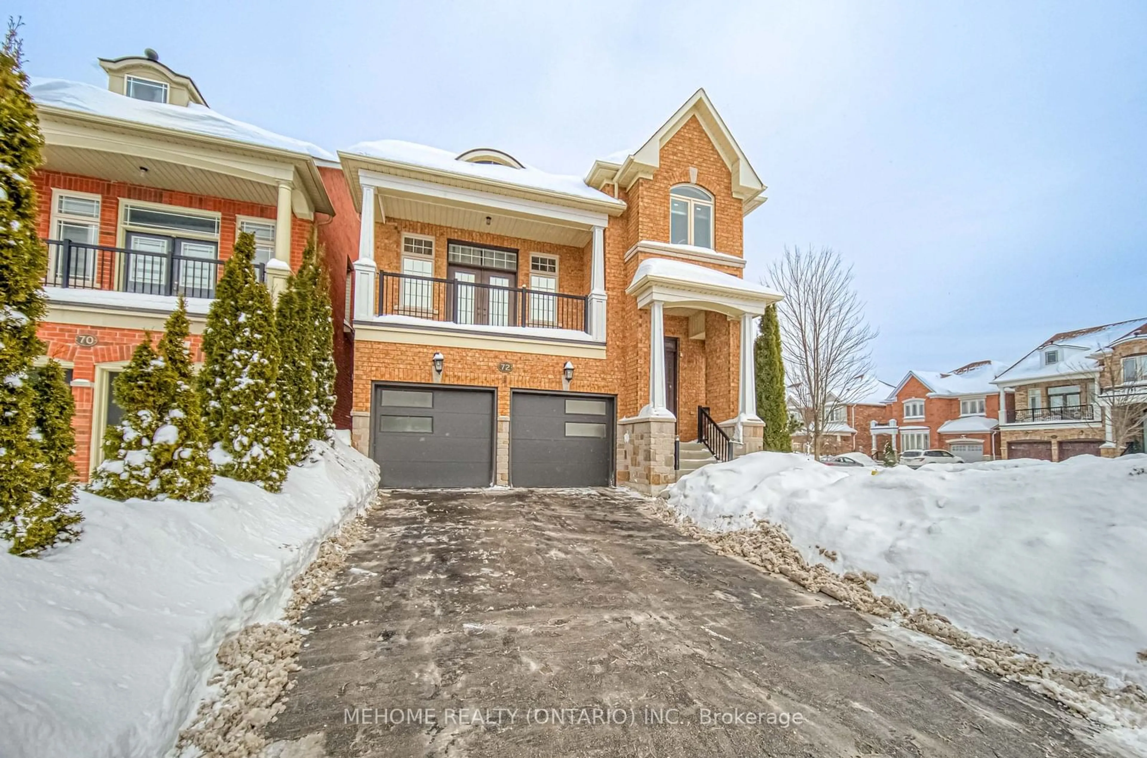 Home with brick exterior material, street for 72 Vandervoort Dr, Richmond Hill Ontario L4E 0C7