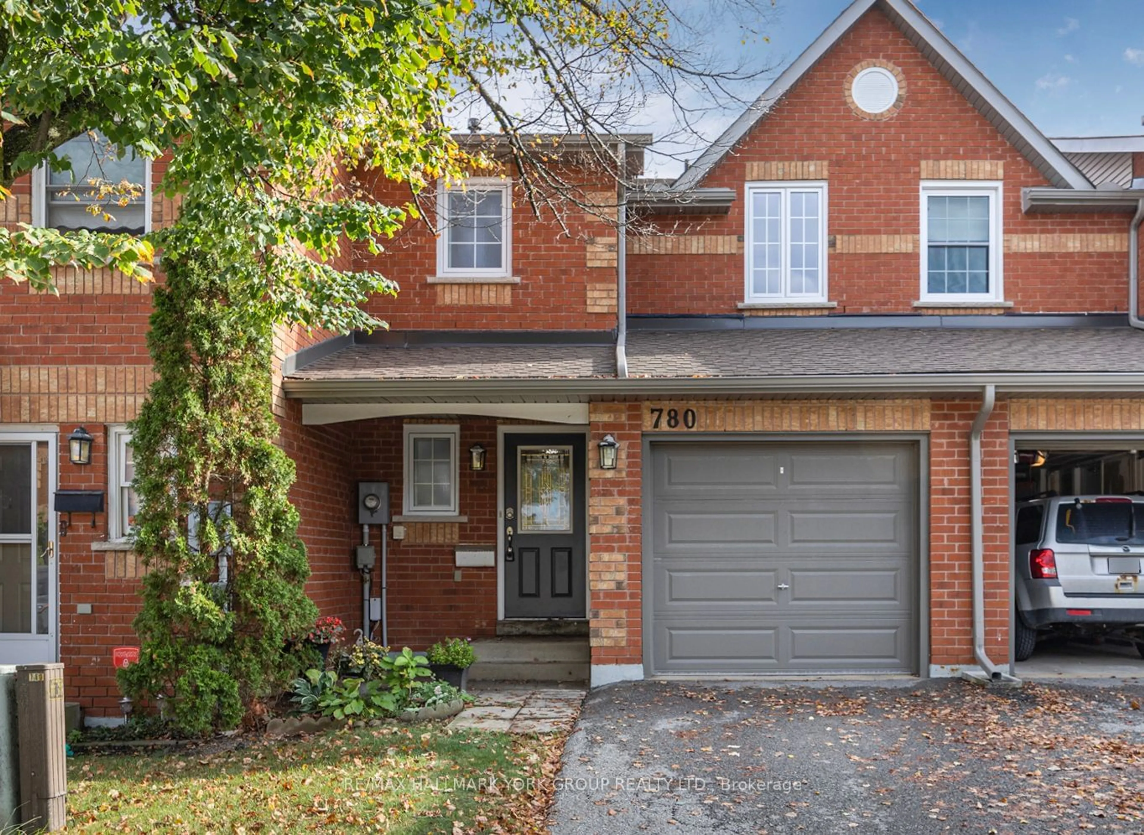 Home with brick exterior material, street for 780 Caradonna Cres, Newmarket Ontario L3X 1W5