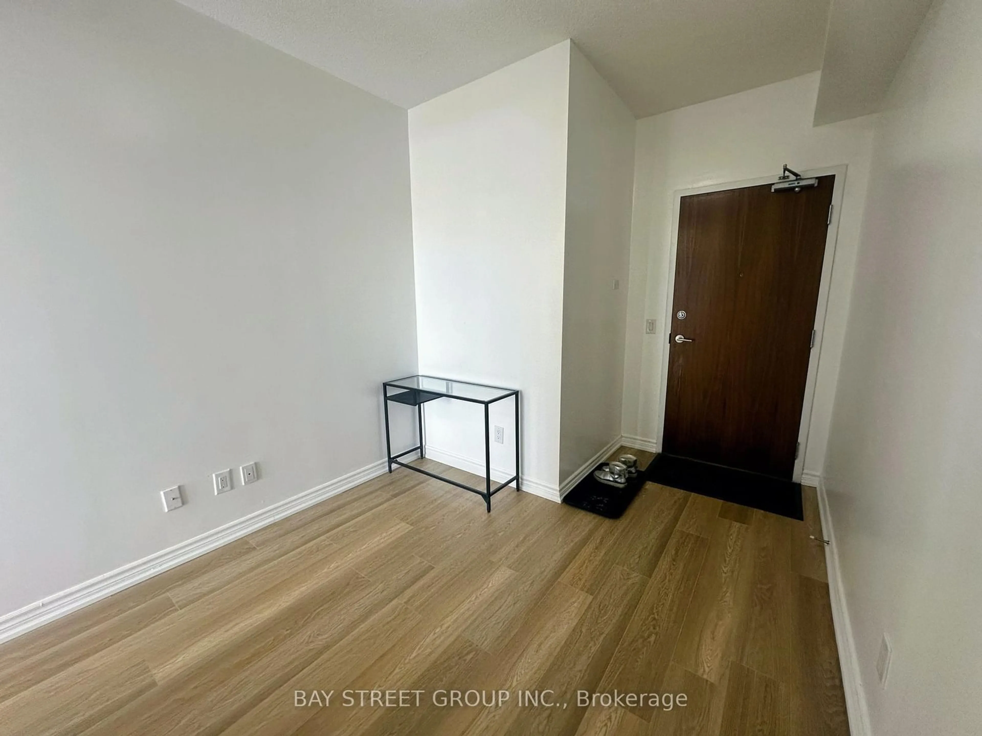 A pic of a room for 8323 Kennedy Rd #522, Markham Ontario L3R 5W7