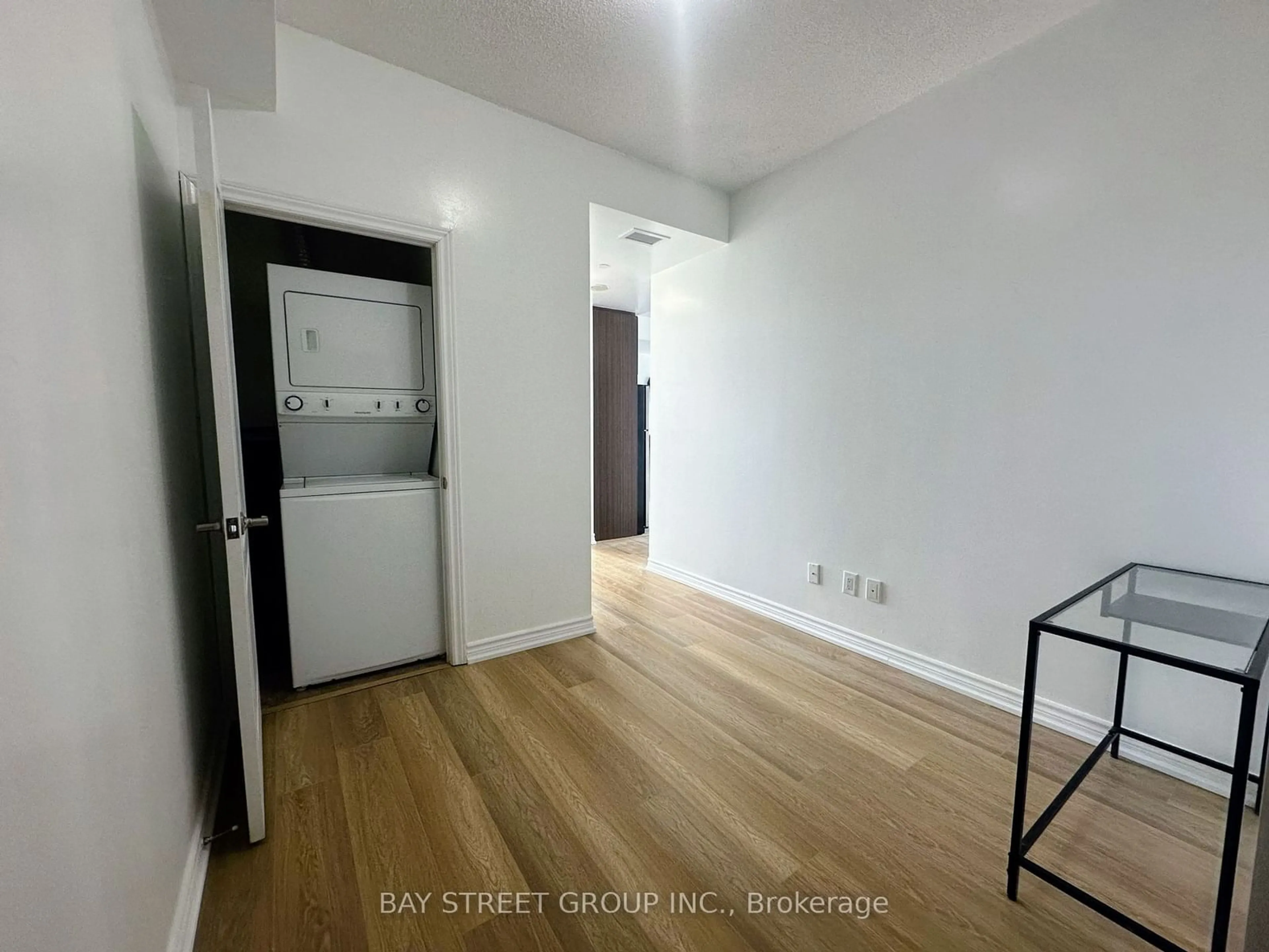 A pic of a room for 8323 Kennedy Rd #522, Markham Ontario L3R 5W7