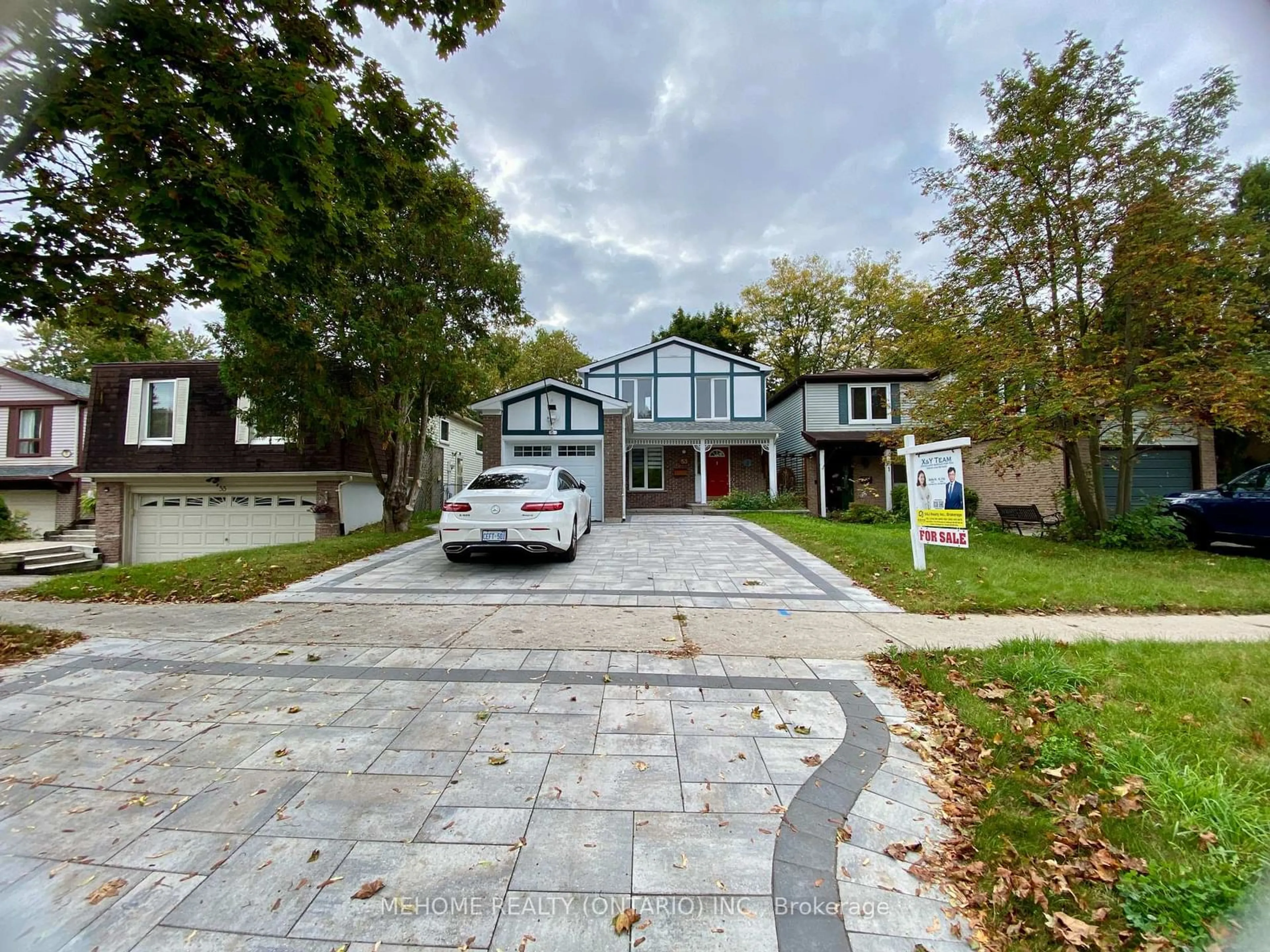 A pic from outside/outdoor area/front of a property/back of a property/a pic from drone, street for 53 Lillooet Cres, Richmond Hill Ontario L4C 5A6