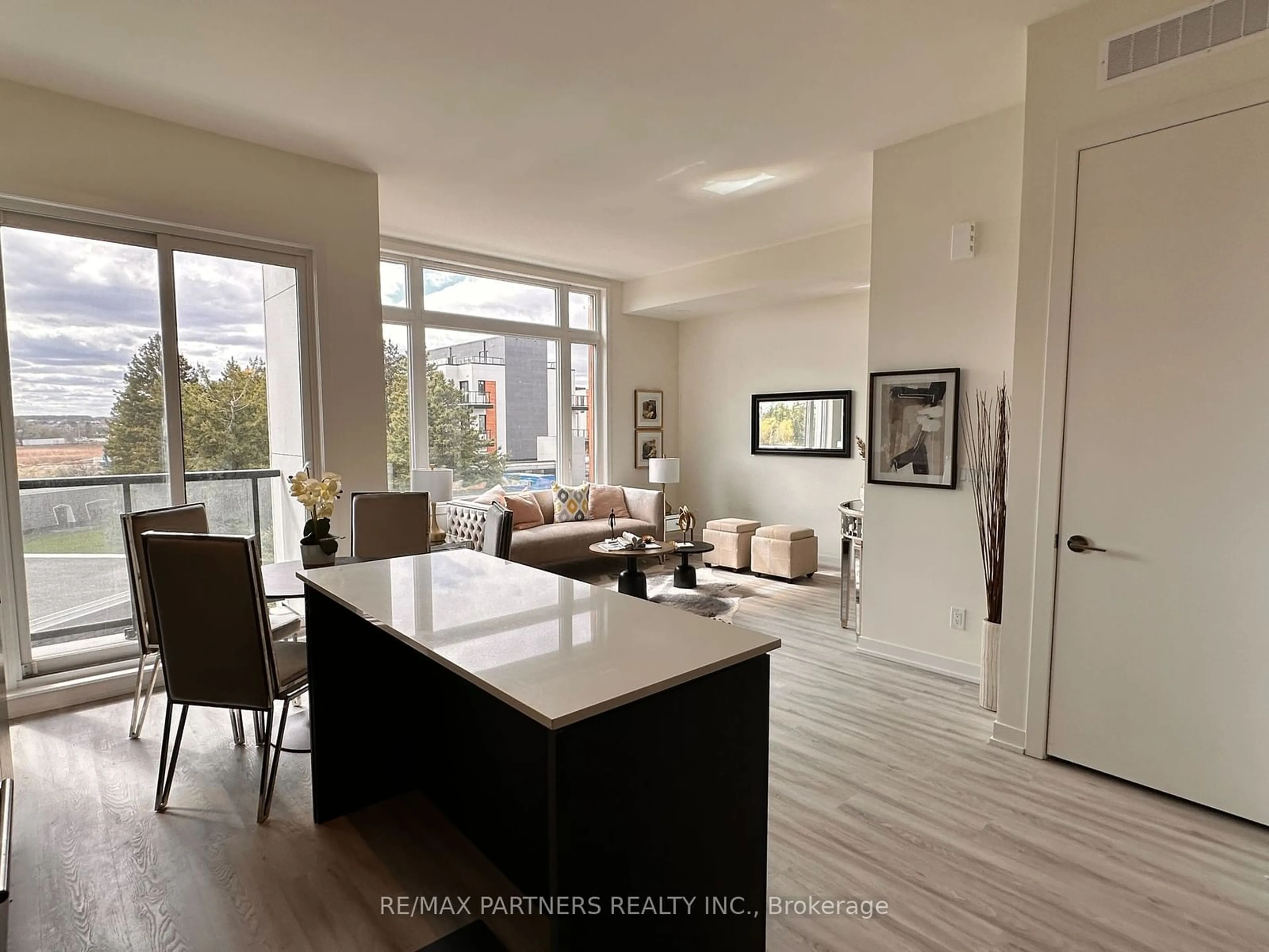 Open concept kitchen, unknown for 6 Steckley House Lane #311, Richmond Hill Ontario L4S 1M4