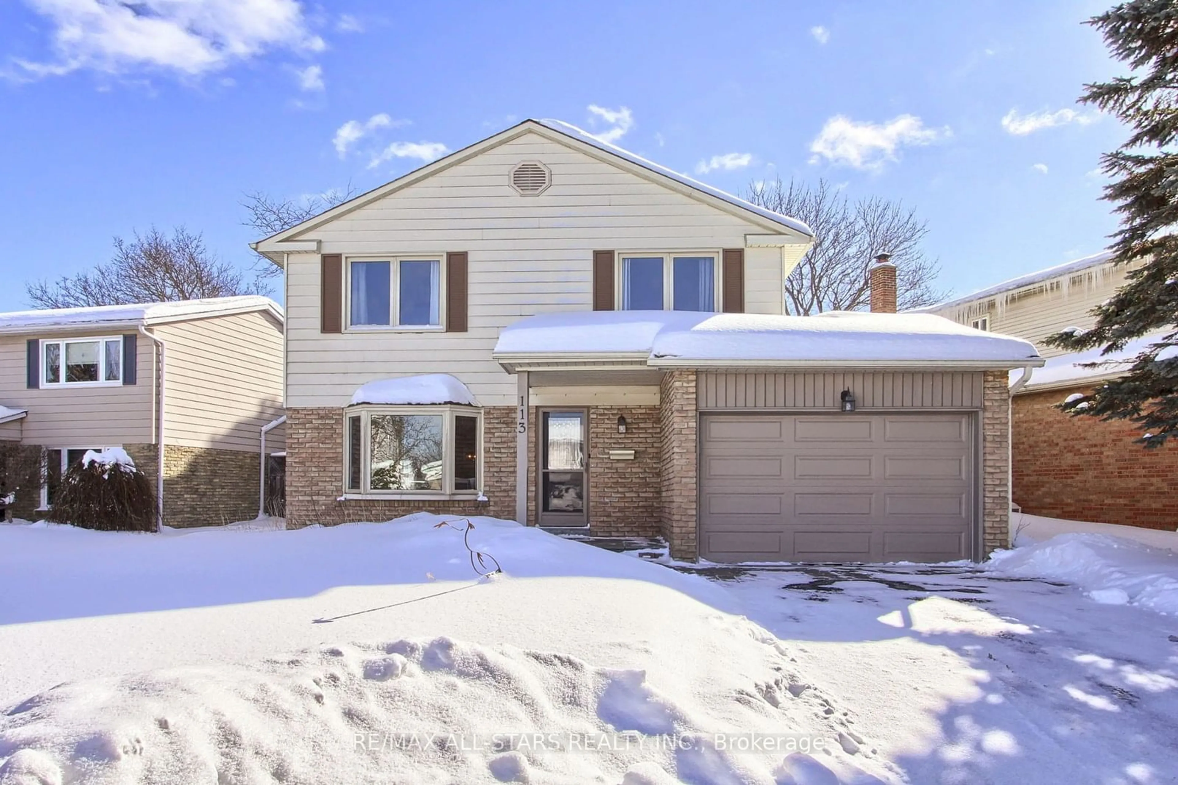 Home with brick exterior material, street for 113 Lowe Blvd, Newmarket Ontario L3Y 5T3