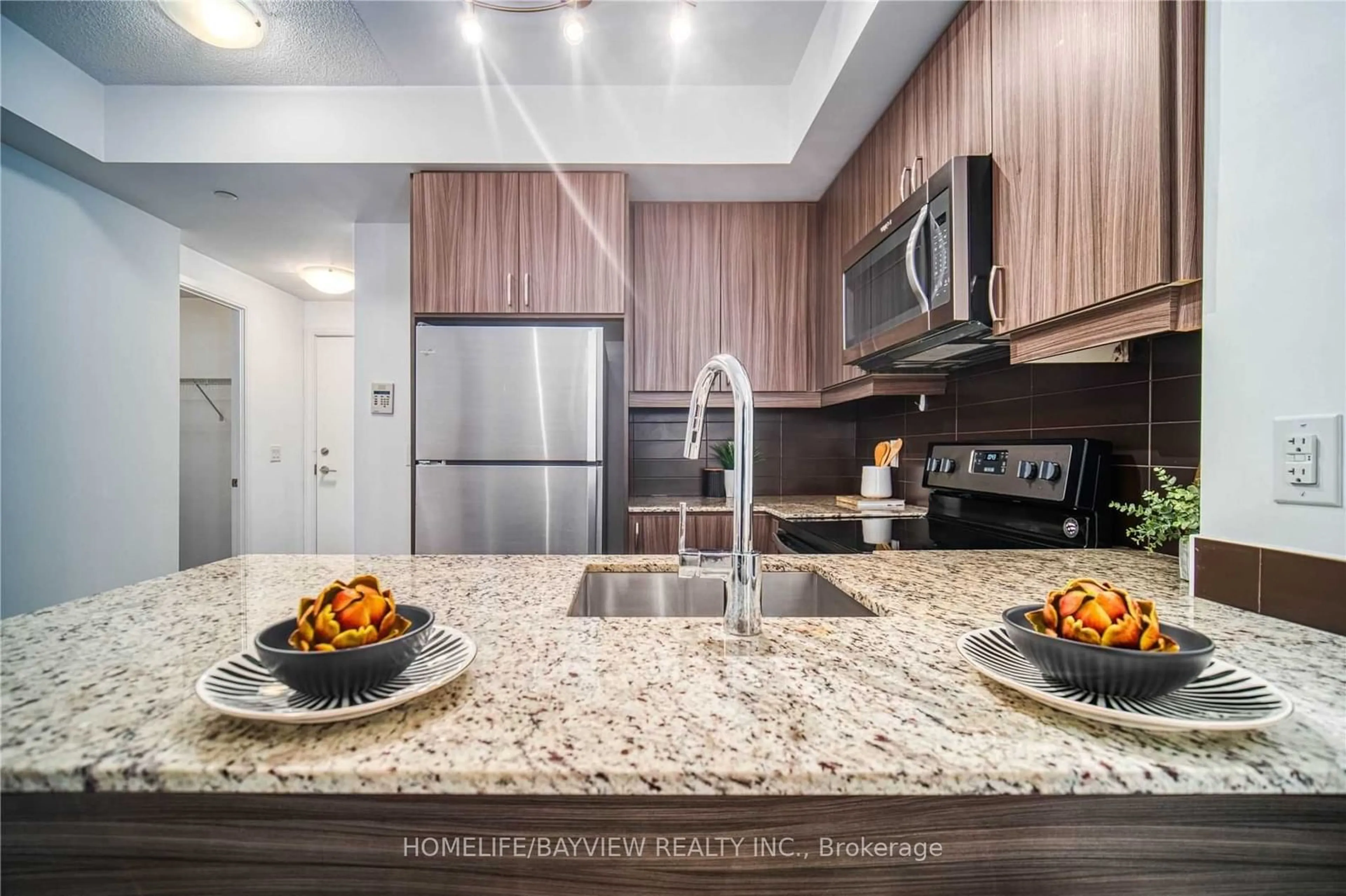 Open concept kitchen, unknown for 9201 Yonge St #515, Richmond Hill Ontario L4C 6Z2