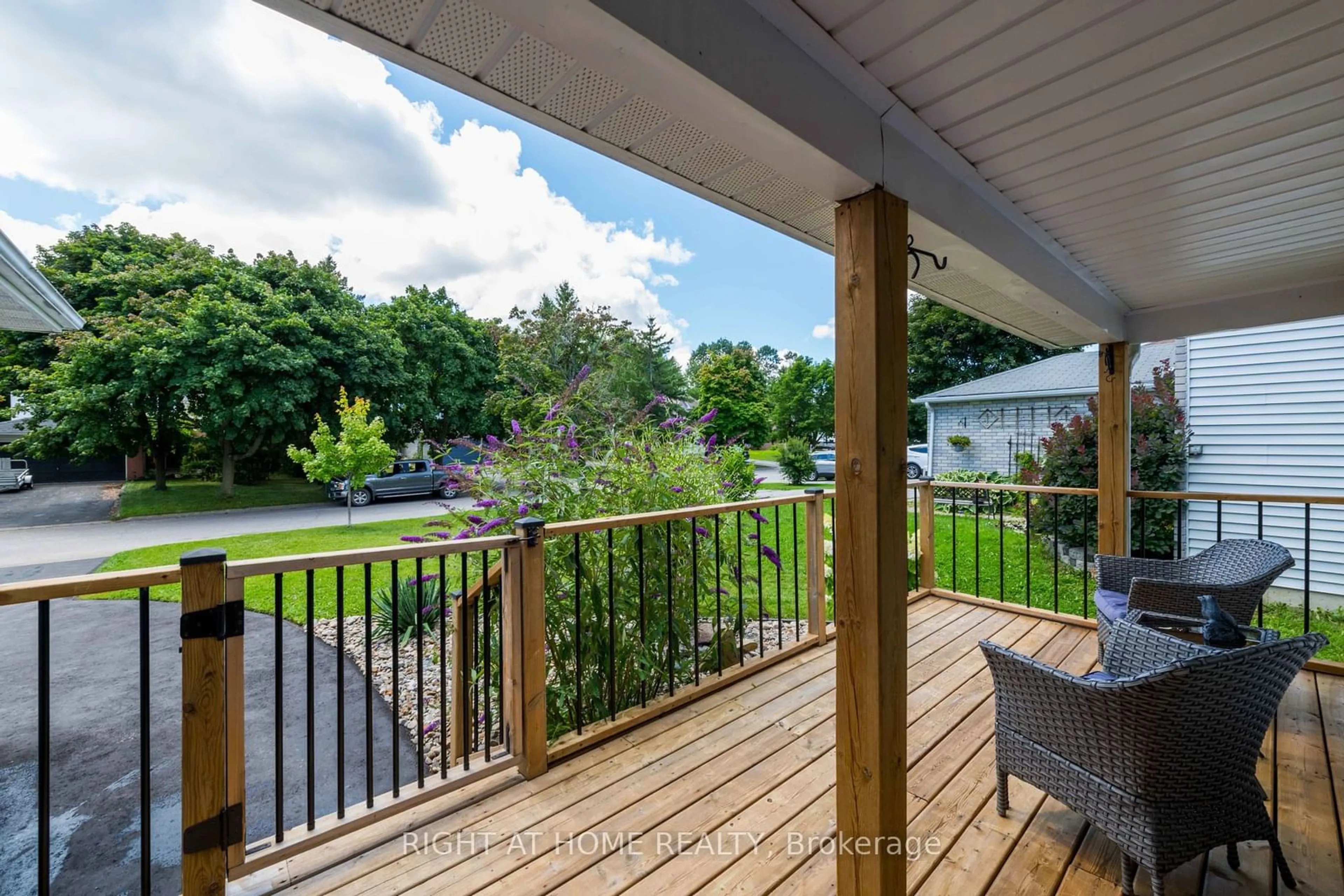 Patio, water/lake/river/ocean view for 1020 Maclean St, Innisfil Ontario L9S 1V8