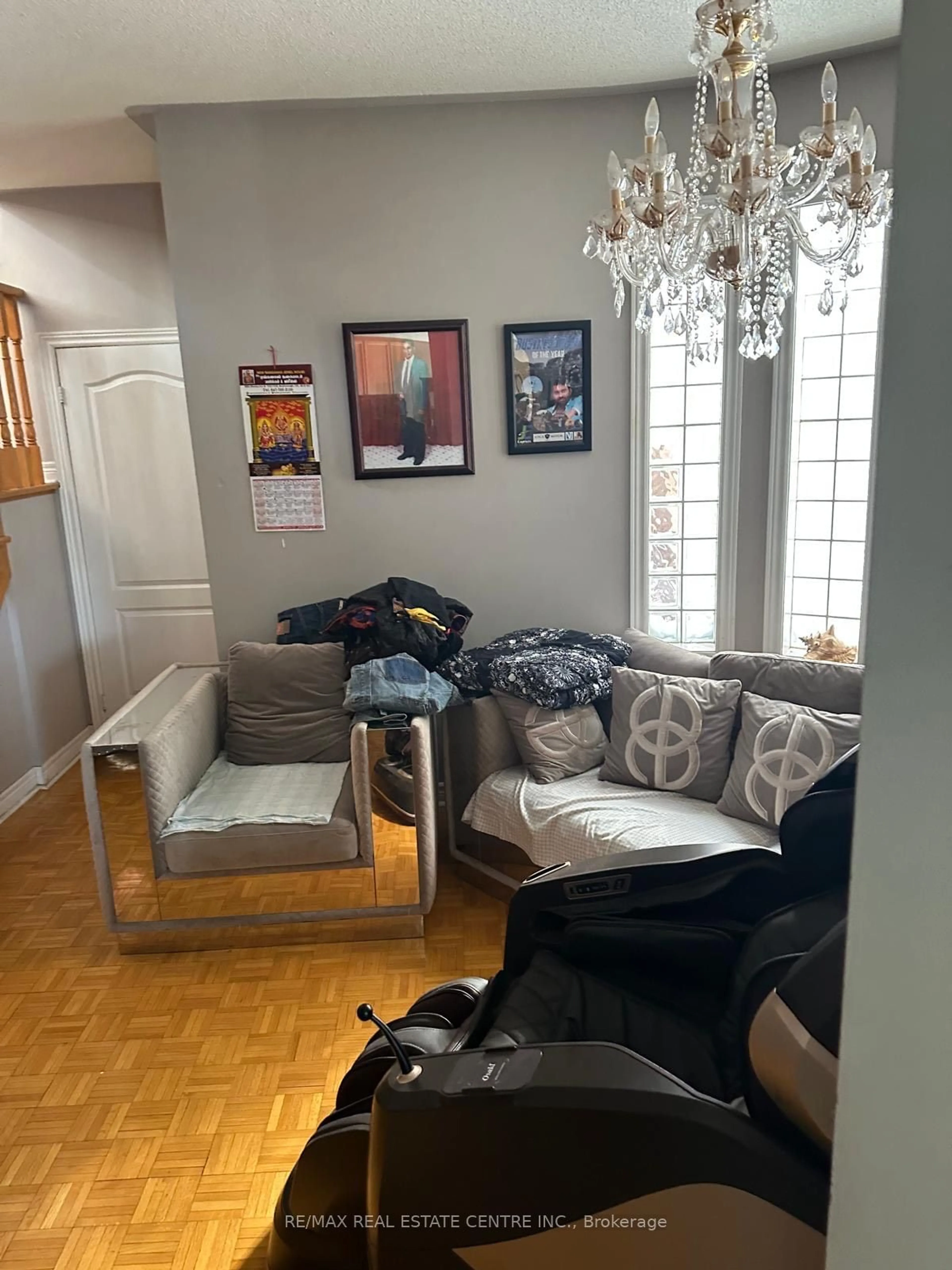 Living room with furniture, unknown for 27 Sandway Cres, Vaughan Ontario L6A 2M1