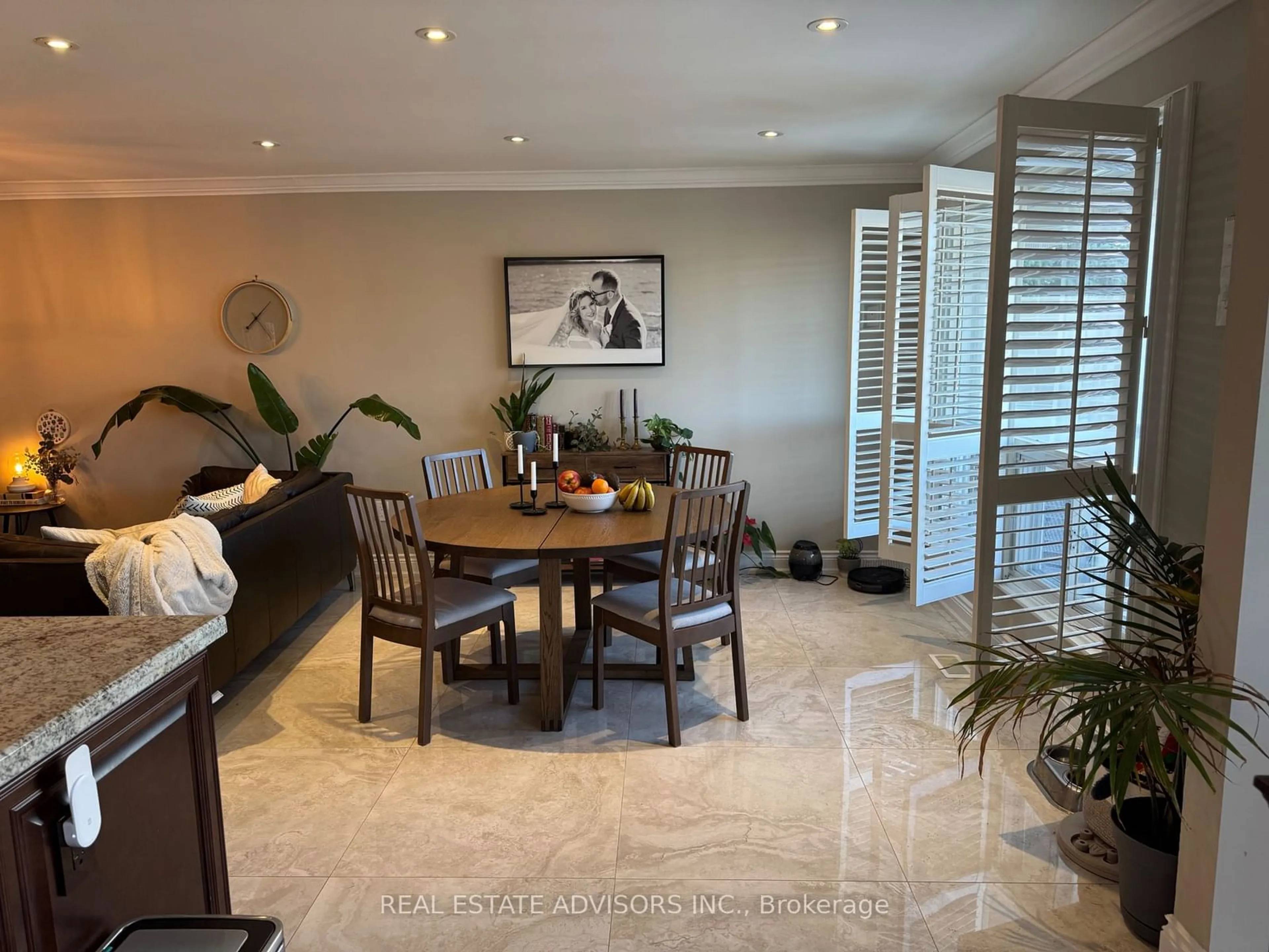 Dining room, ceramic/tile floor for 17 Agincourt Rd, Vaughan Ontario L4L 2Z7