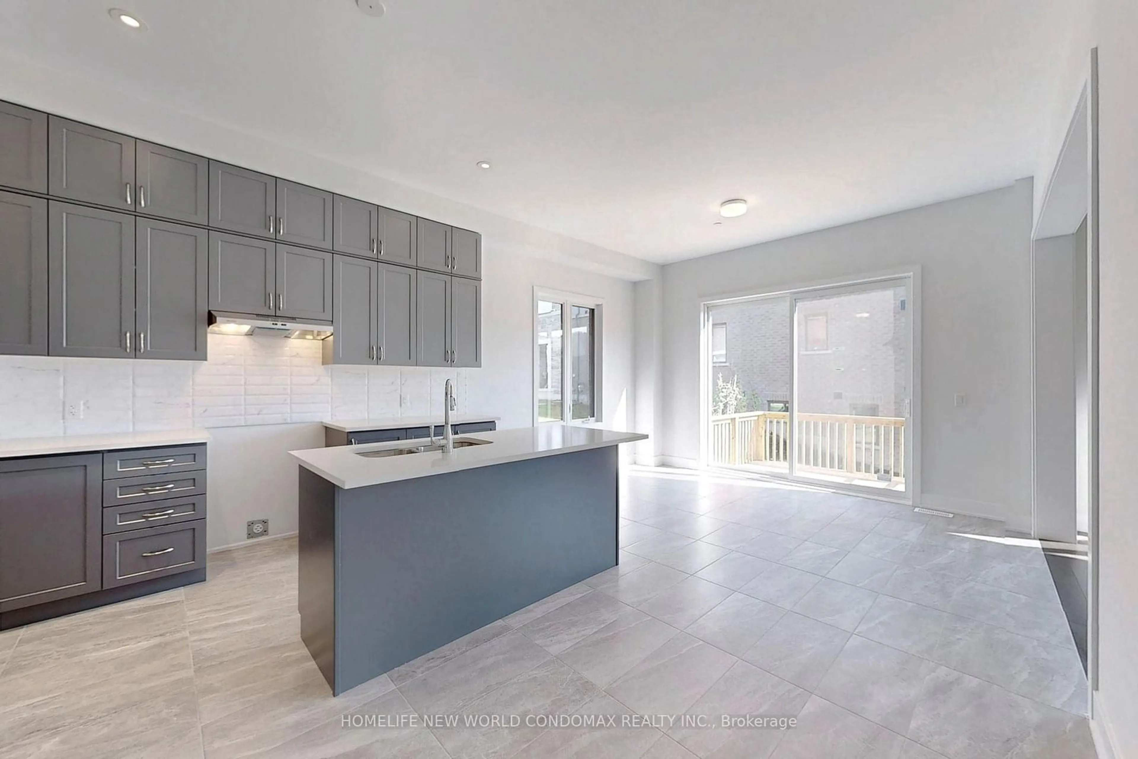 Open concept kitchen, unknown for 231 Sikura Circ, Aurora Ontario L4G 3Y8