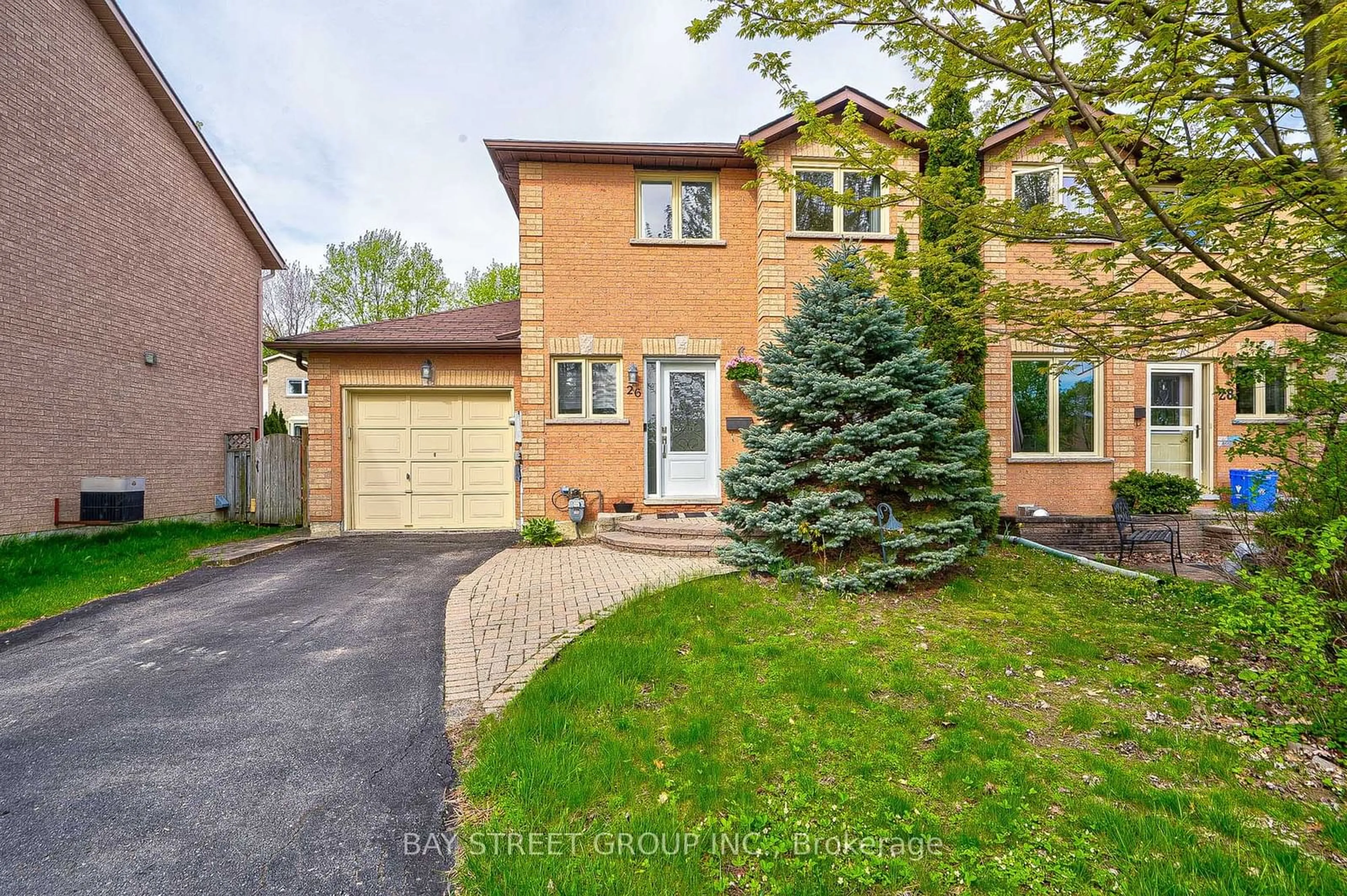 Home with brick exterior material, street for 26 Cypress Crt, Aurora Ontario L4G 6S8