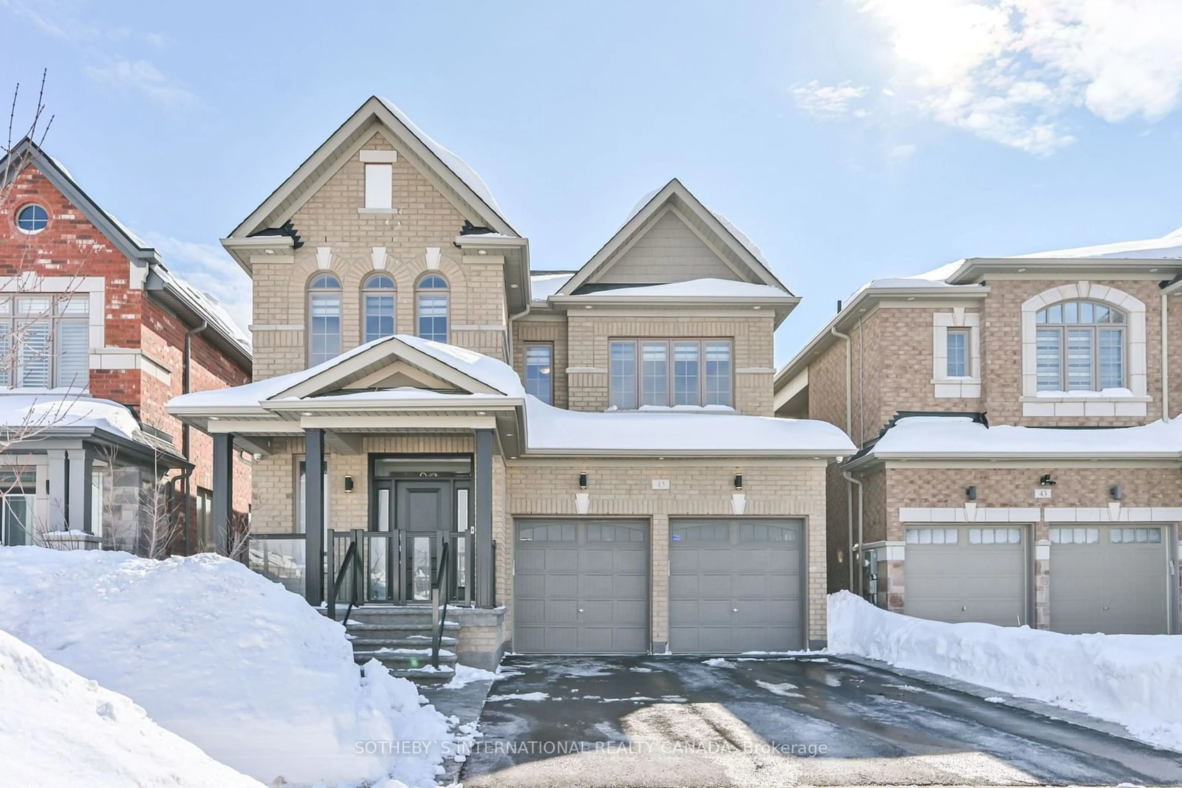 Home with brick exterior material, street for 45 Crimson King Way, East Gwillimbury Ontario L9N 0V1