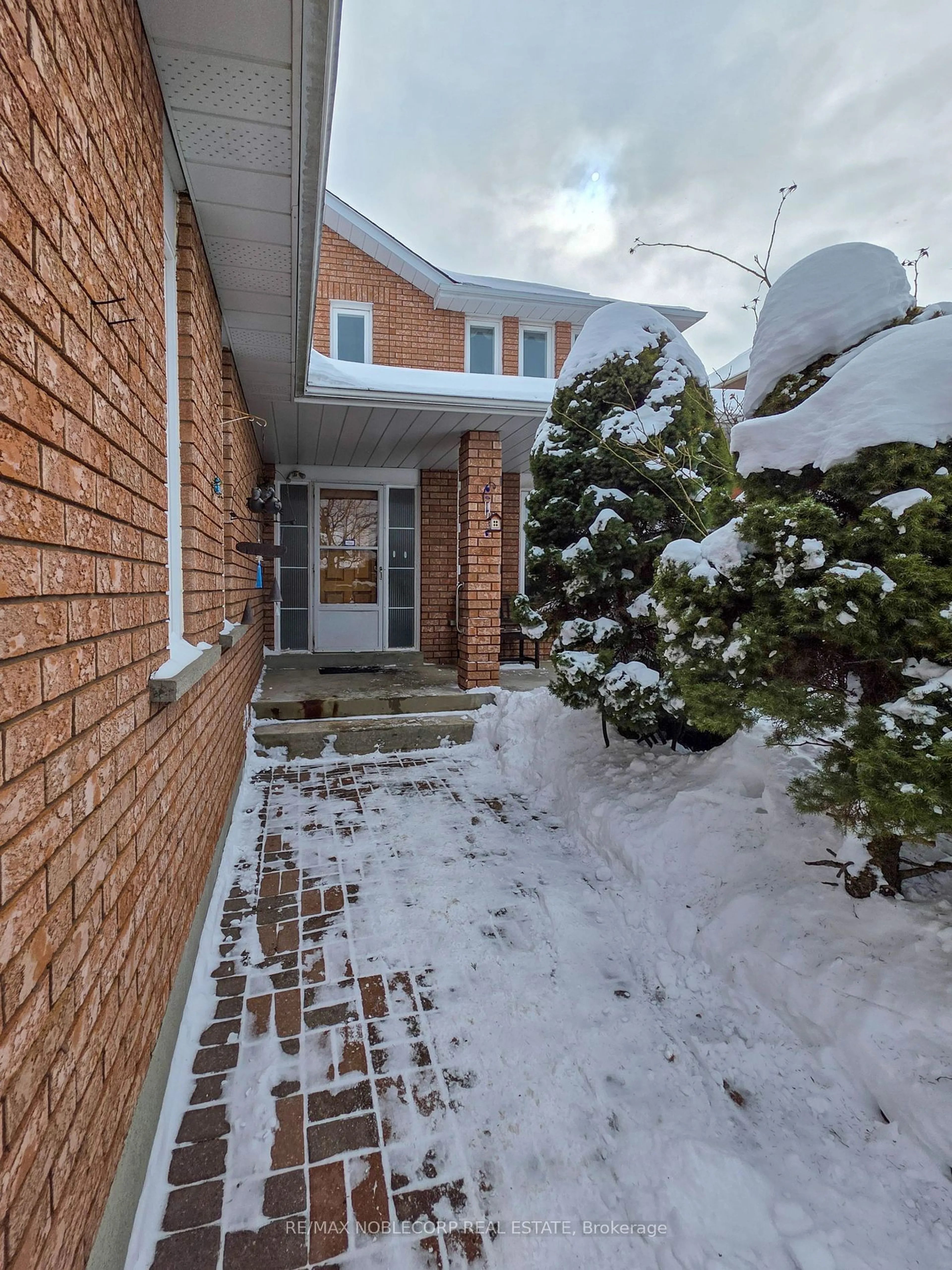 Home with brick exterior material, street for 37 Father Ermanno Cres, Vaughan Ontario L4L 7L6