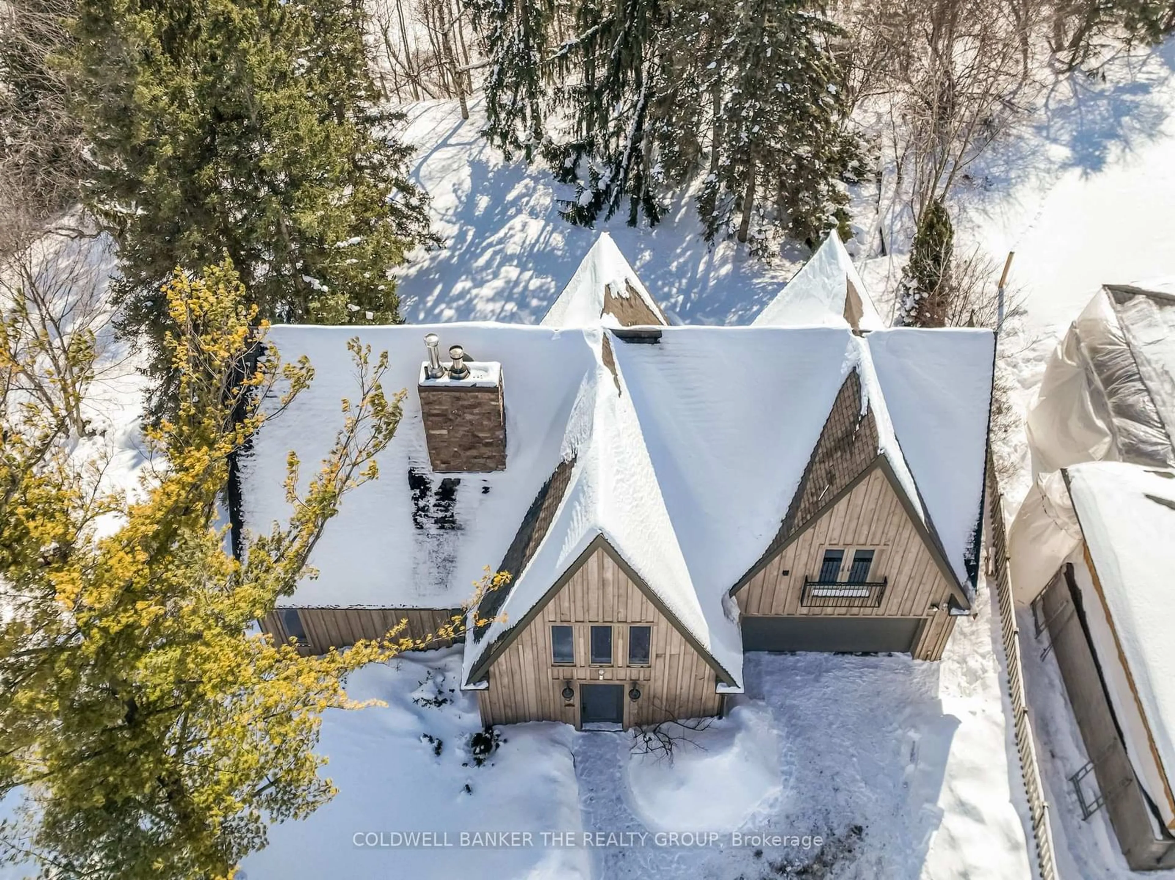 A pic from outside/outdoor area/front of a property/back of a property/a pic from drone, unknown for 5199 2nd Line, New Tecumseth Ontario L0G 1T0