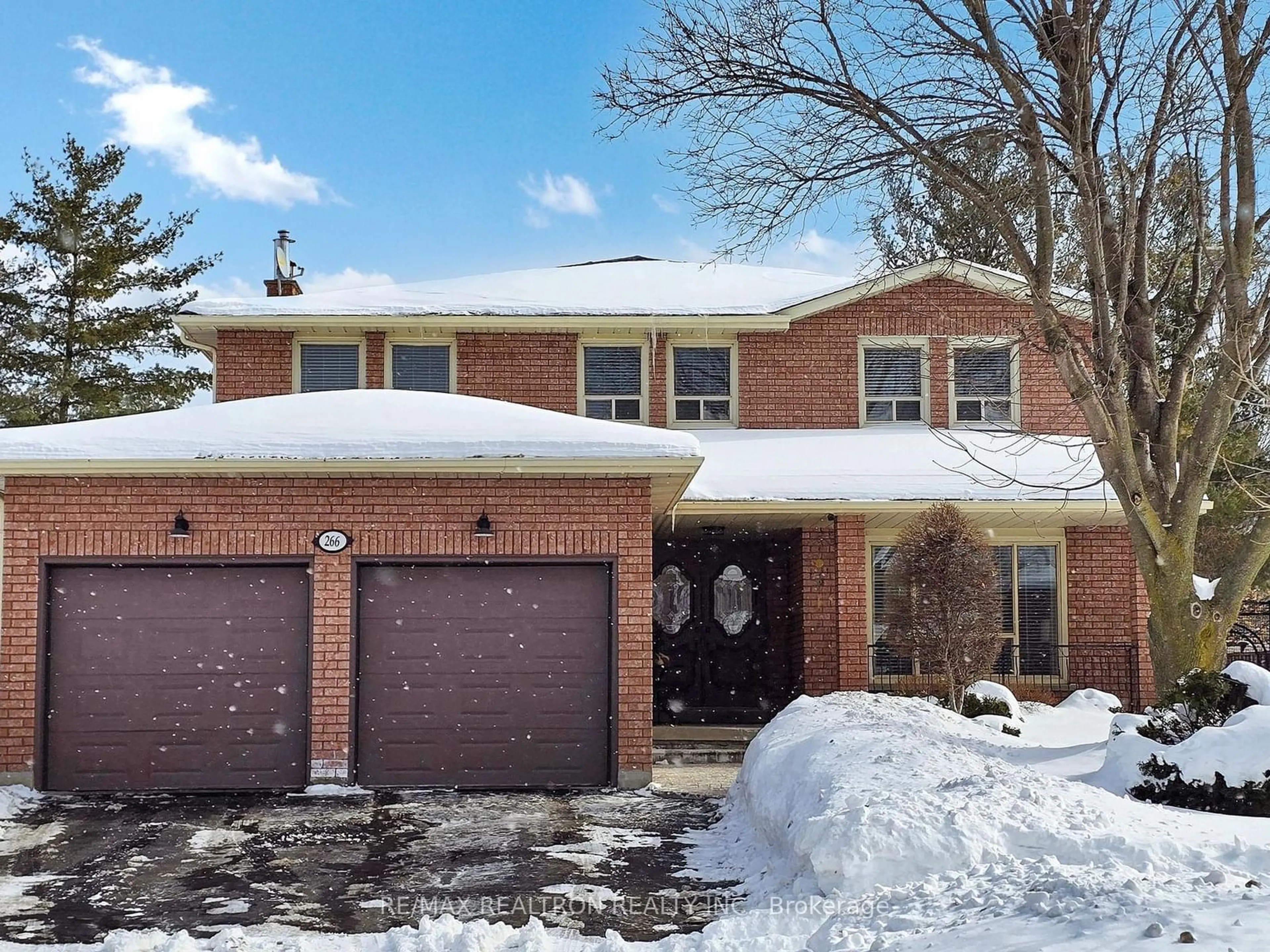 Home with brick exterior material, street for 266 Clover Leaf St, Vaughan Ontario L4L 5J1