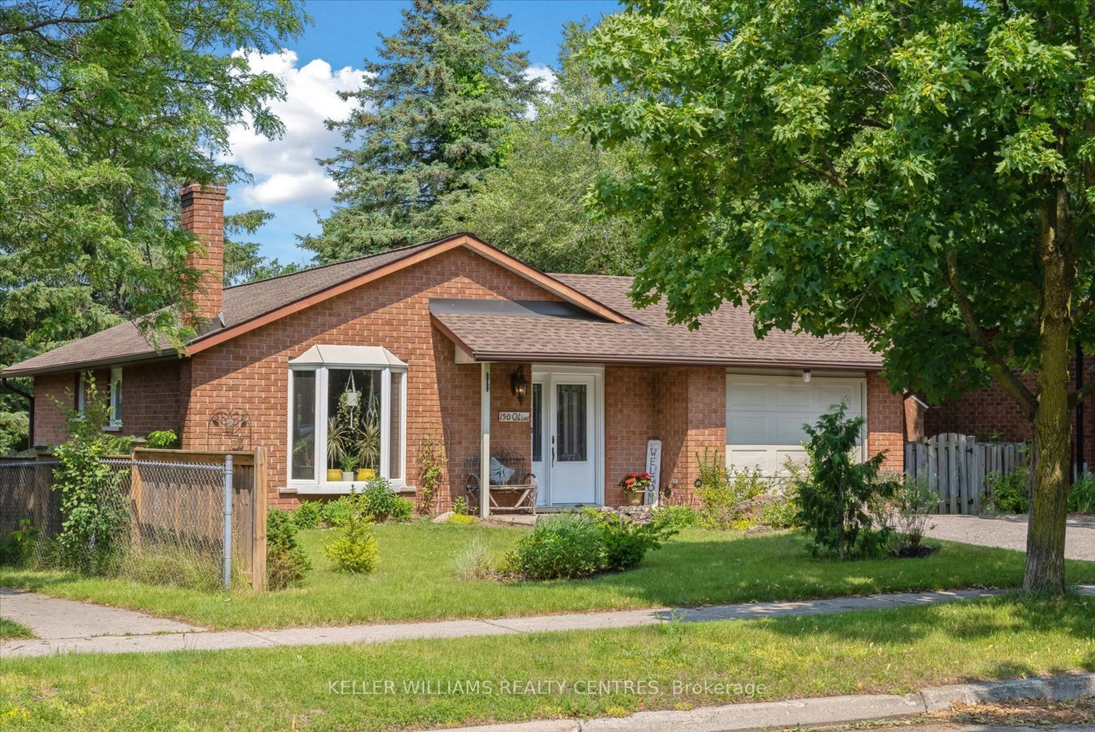 Home with brick exterior material, street for 150 Olive St, East Gwillimbury Ontario L9N 1M2