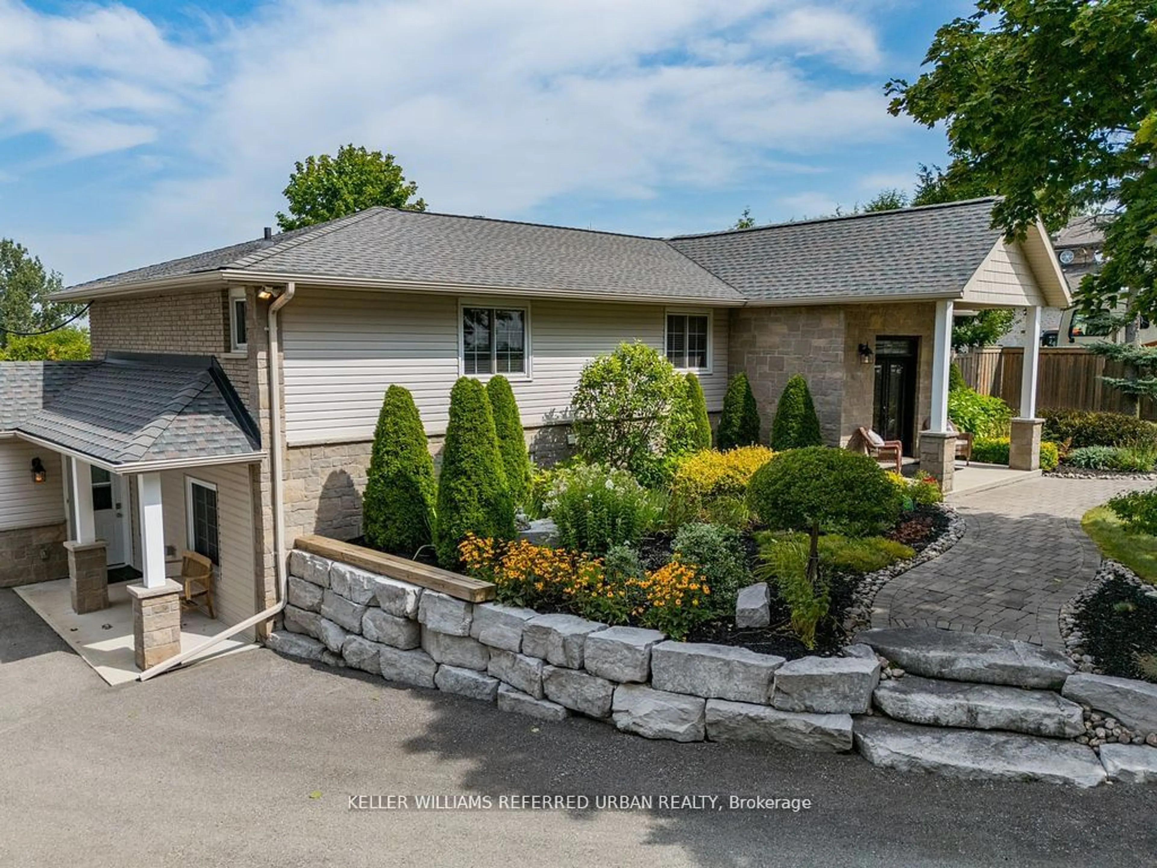 A pic from outside/outdoor area/front of a property/back of a property/a pic from drone, street for 4310 Line 6, Bradford West Gwillimbury Ontario L3Z 2A4