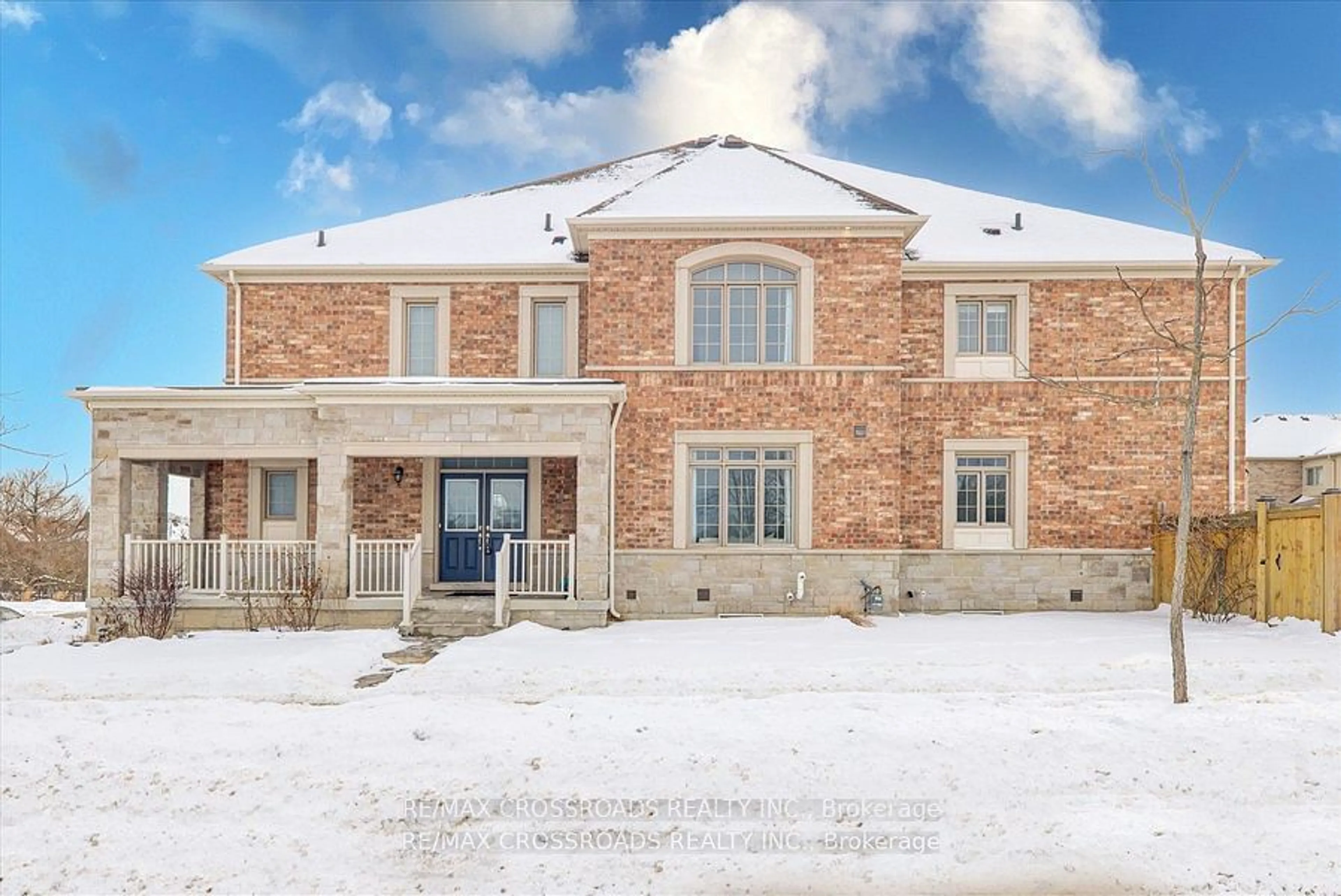 Home with brick exterior material, building for 1 Kester Crt, East Gwillimbury Ontario L9N 0P3