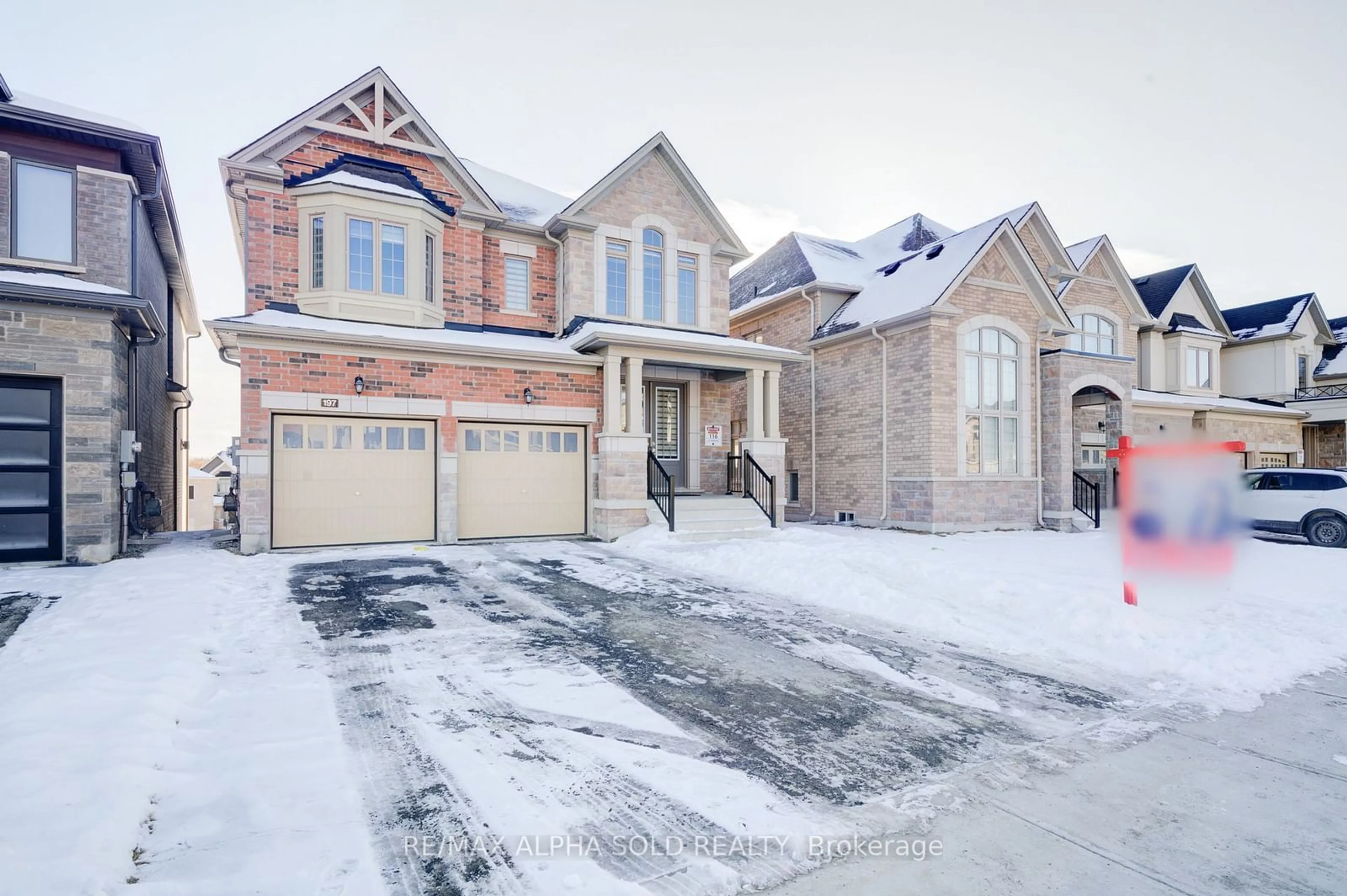 Home with brick exterior material, street for 197 Thompson Dr, East Gwillimbury Ontario L9N 0V5