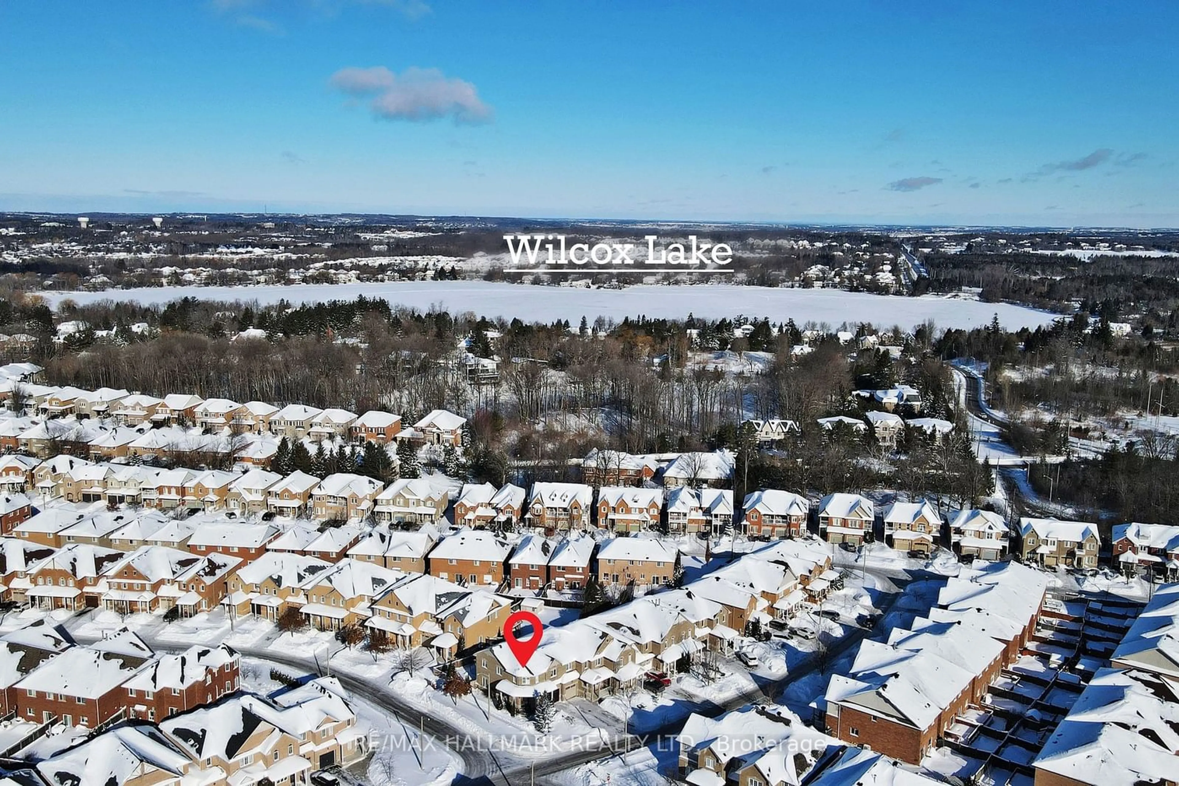 A pic from outside/outdoor area/front of a property/back of a property/a pic from drone, unknown for 20 Aubergine St, Richmond Hill Ontario L4E 5A8