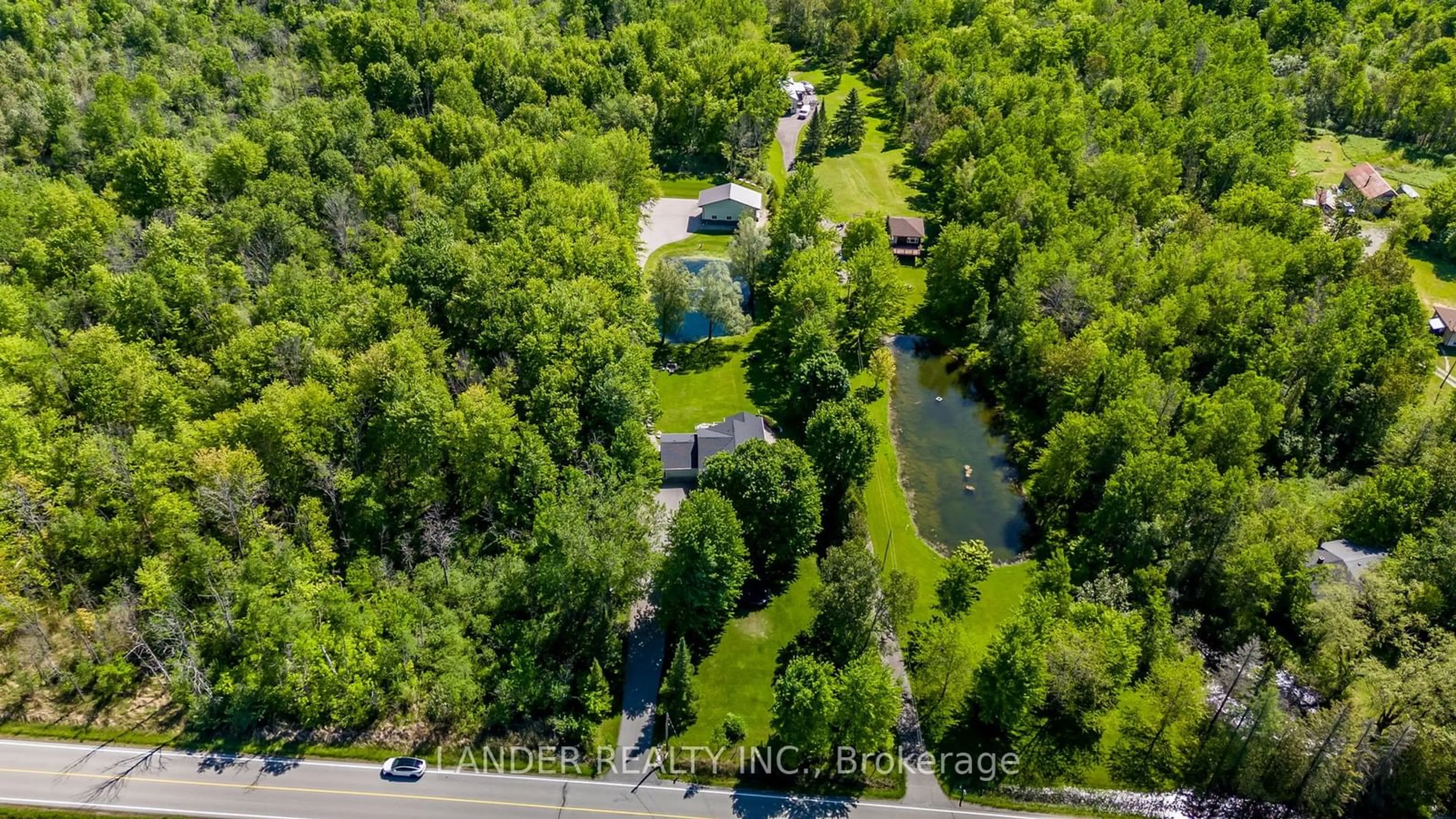 A pic from outside/outdoor area/front of a property/back of a property/a pic from drone, water/lake/river/ocean view for 22187 McCowan Rd, East Gwillimbury Ontario L0G 1M0