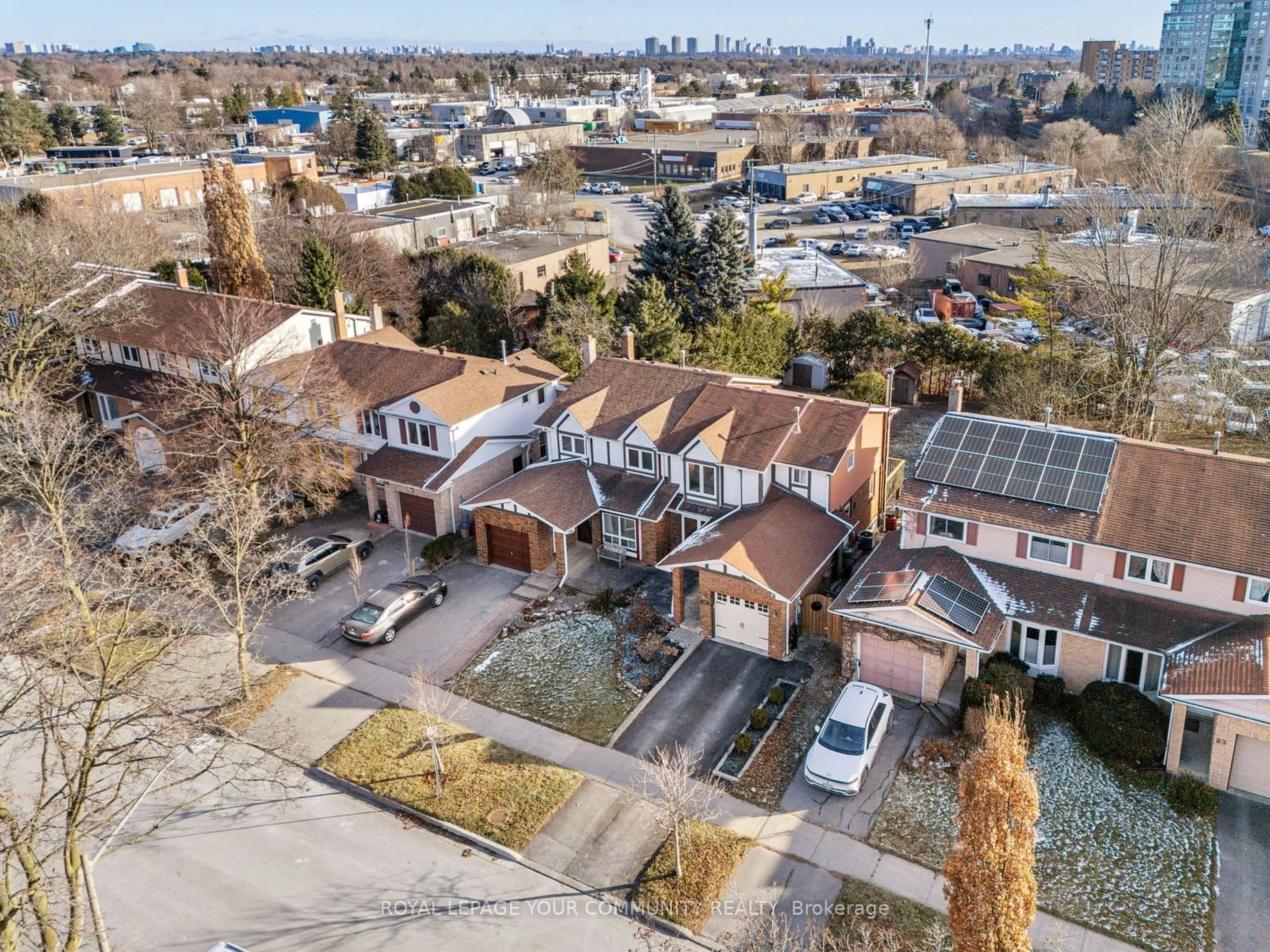 A pic from outside/outdoor area/front of a property/back of a property/a pic from drone, city buildings view from balcony for 79 Tamarack Dr, Markham Ontario L3T 4W2