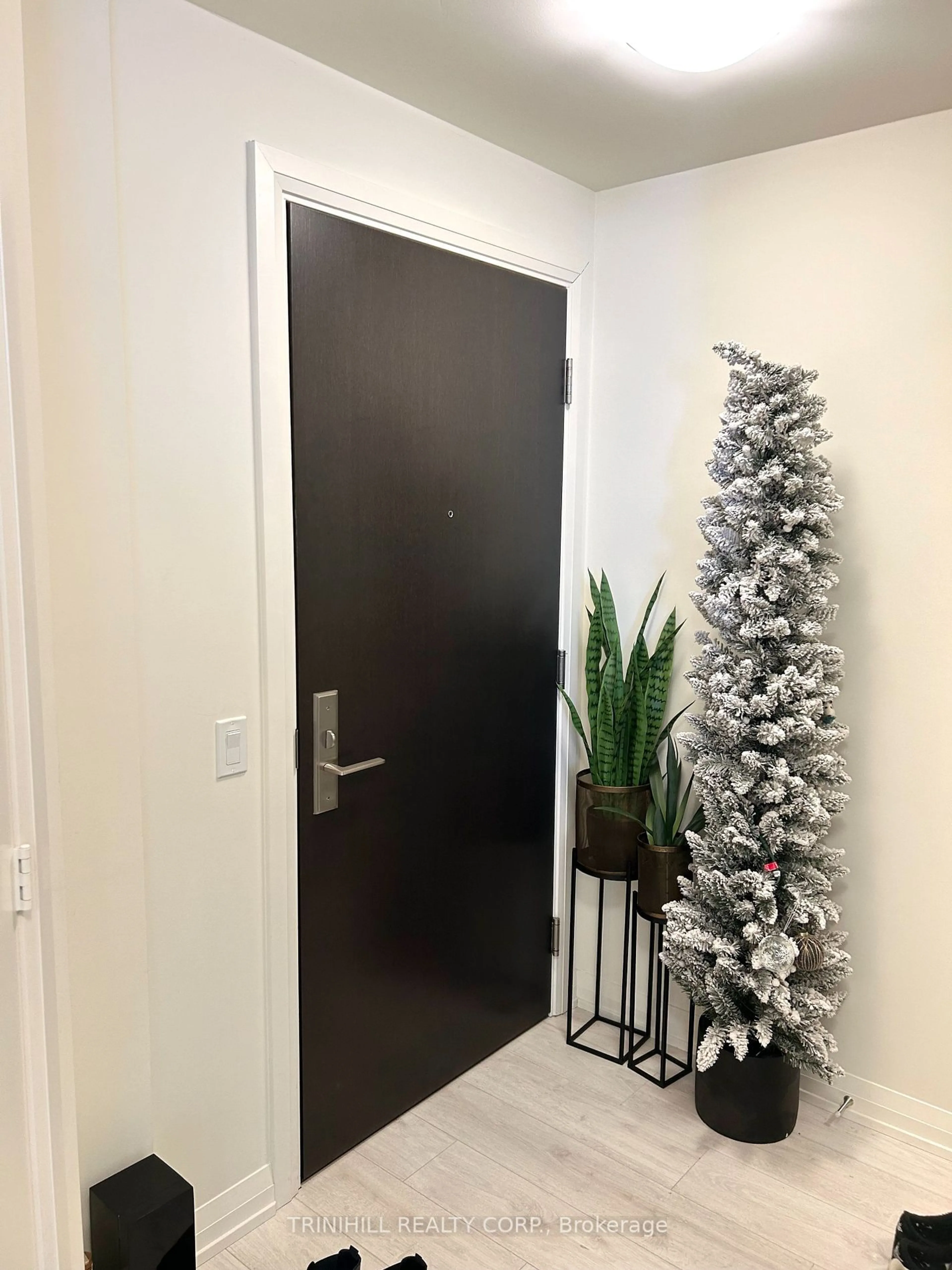 Indoor entryway for 9000 JANE St #1005, Vaughan Ontario L4K 0M6