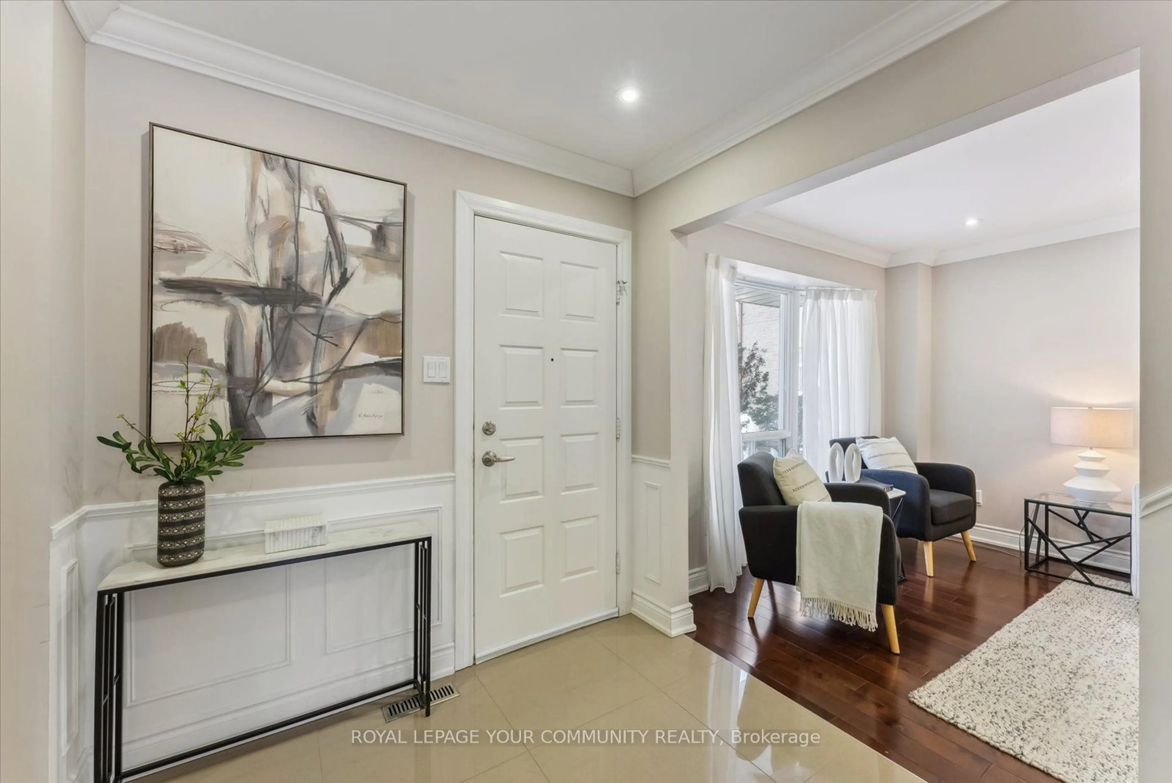 Indoor entryway for 51 Misty Moor Dr, Richmond Hill Ontario L4C 6P9