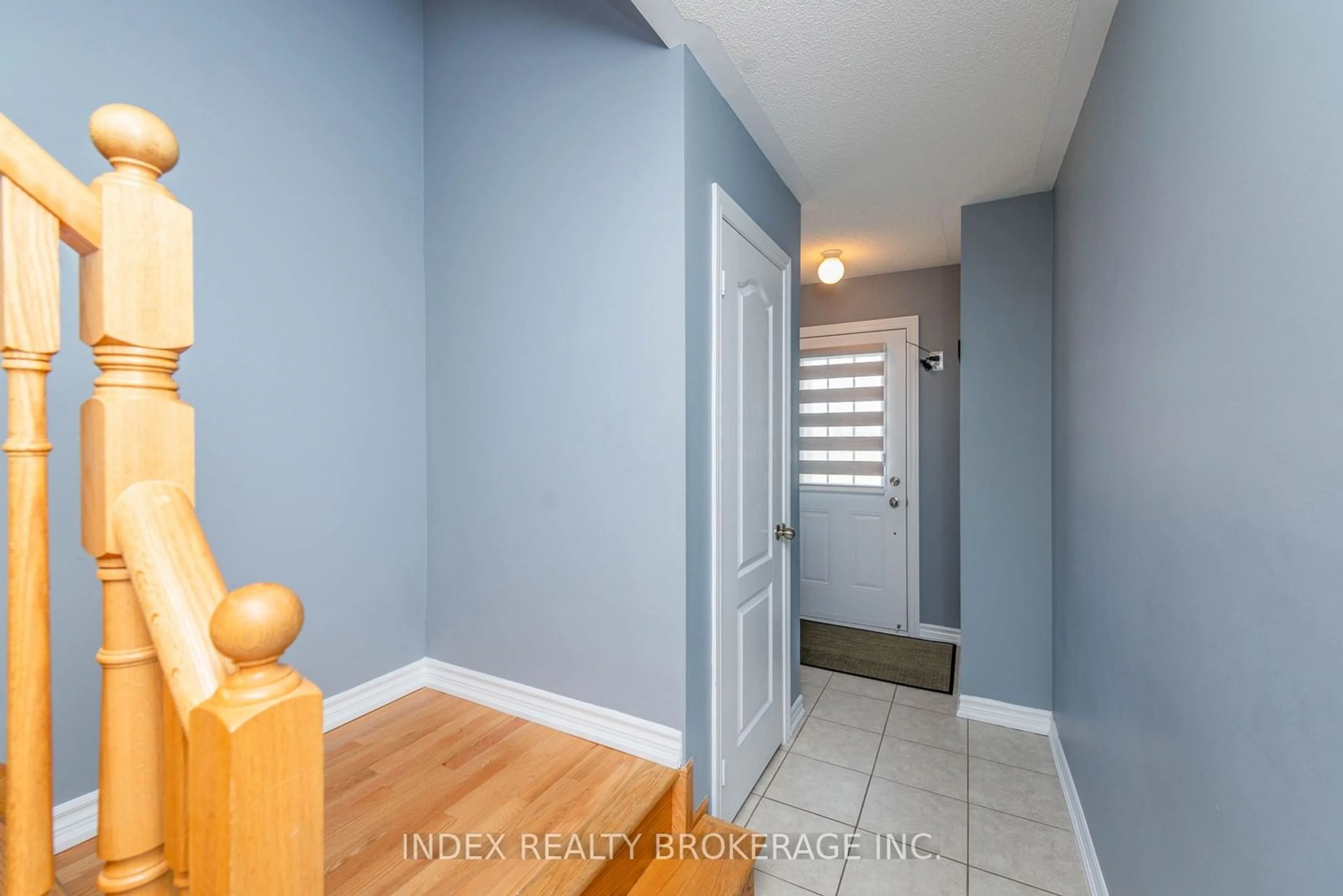 Indoor entryway for 10 Porter Ave #26, Vaughan Ontario L6L 0H1