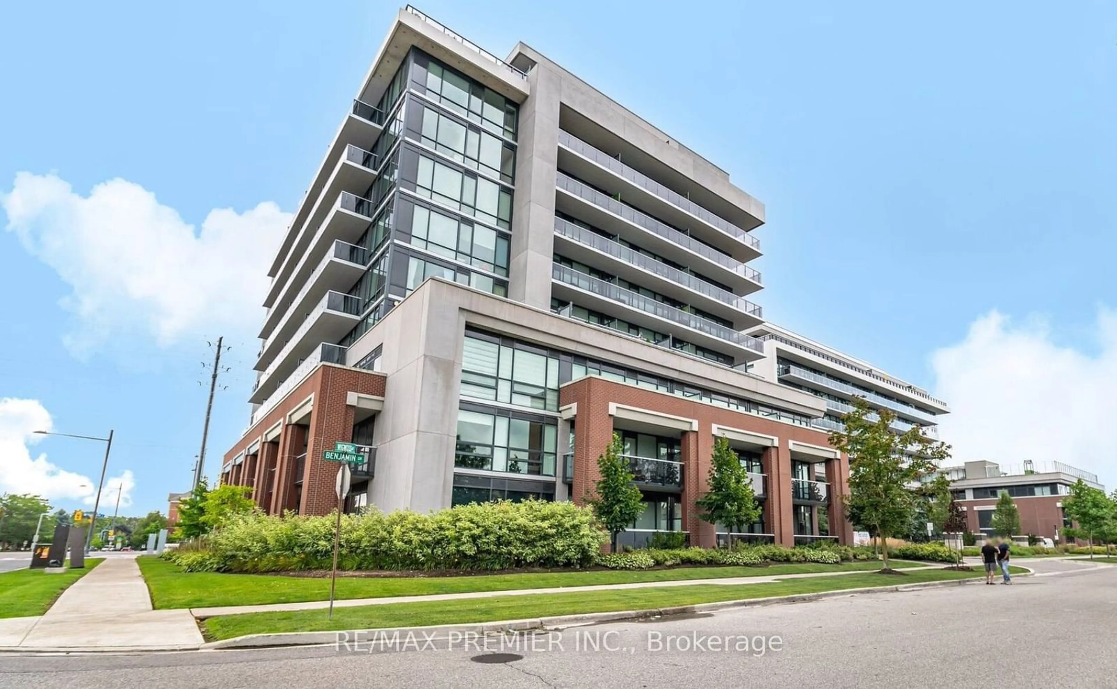 Indoor foyer for 4800 Highway 7 #339, Vaughan Ontario L4L 1H8