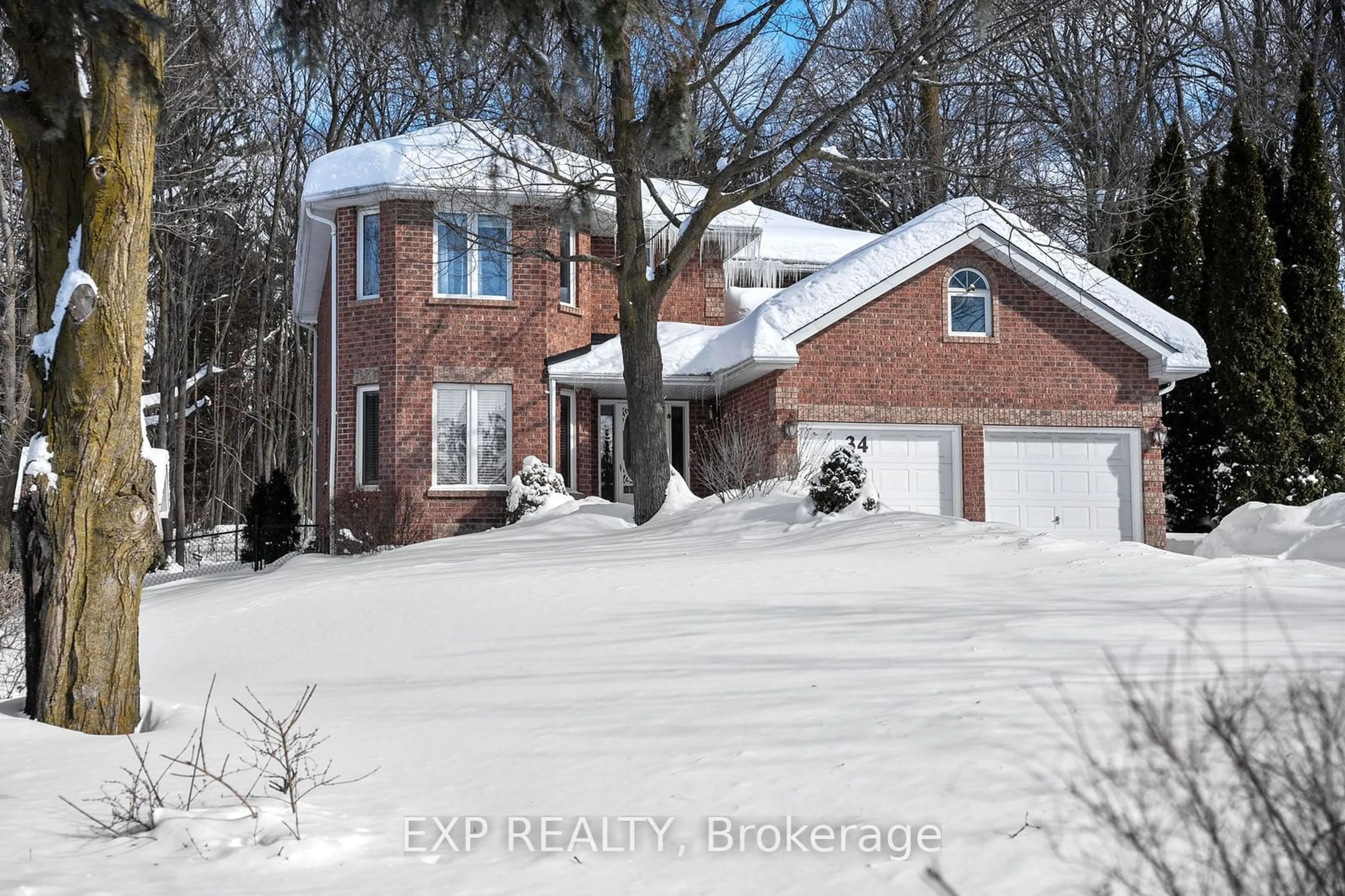 Home with brick exterior material, street for 34 Hollis Cres, East Gwillimbury Ontario L9N 1E7