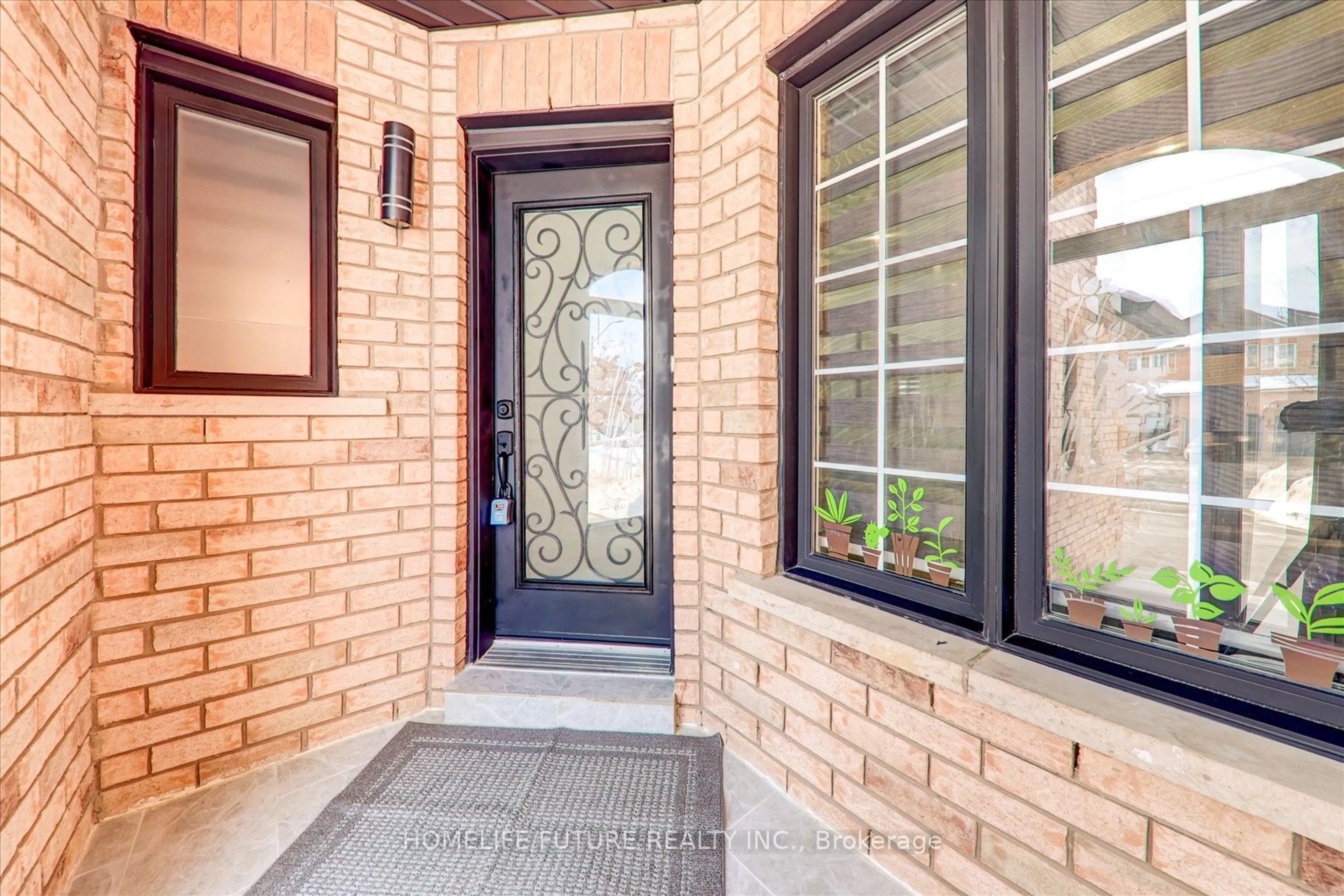 Indoor entryway for 556 Highglen Ave, Markham Ontario L3S 4N3