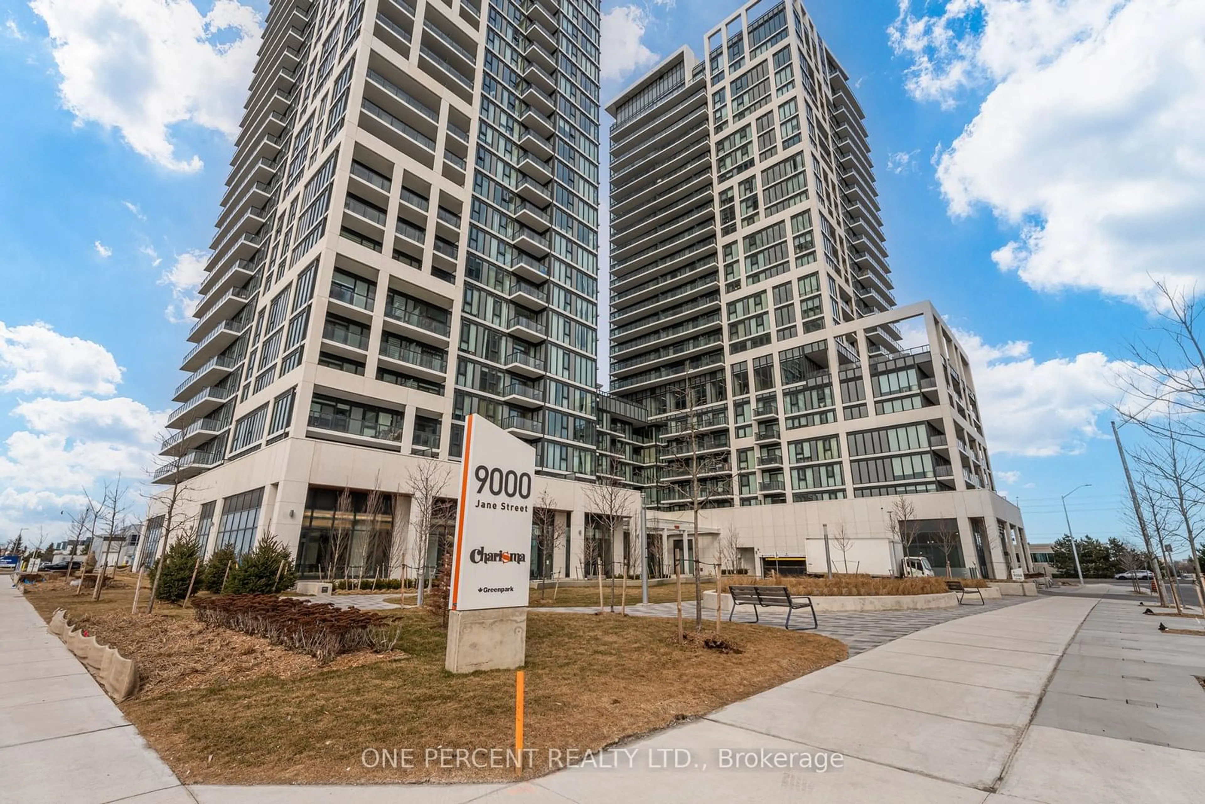 Indoor foyer for 9000 Jane St #1121, Vaughan Ontario L4K 0M6