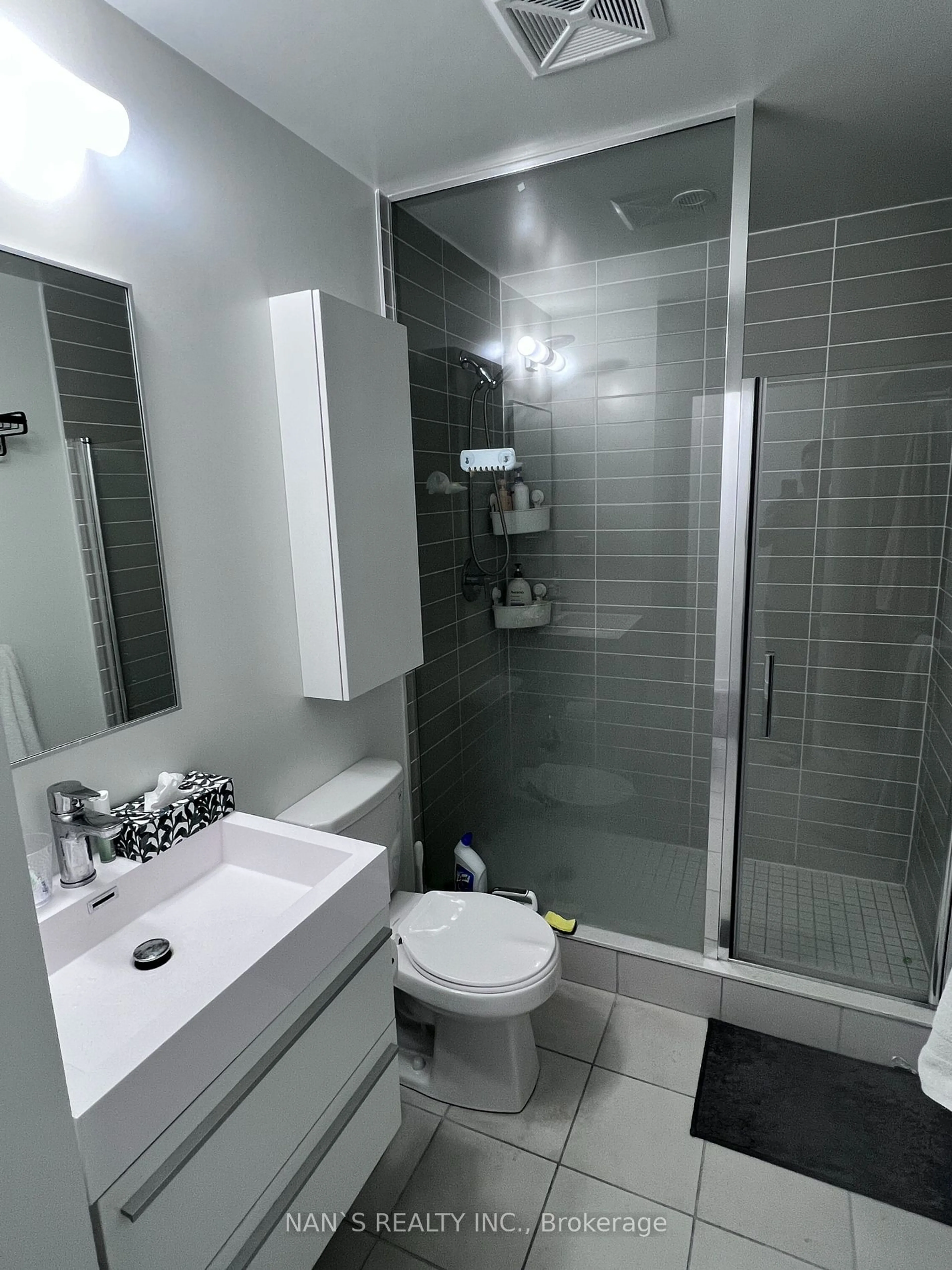 Standard bathroom, ceramic/tile floor for 38 Simcoe Promenade Circ #C418, Markham Ontario L6G 0H7