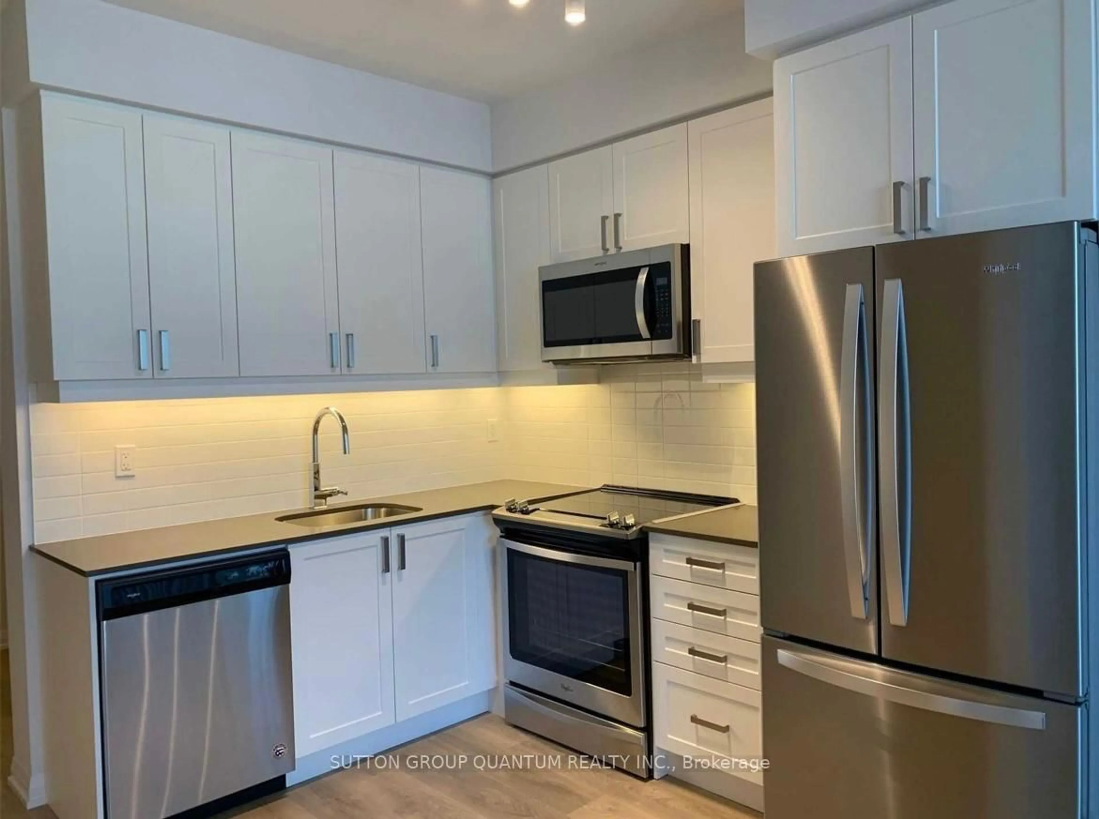 Standard kitchen, unknown for 7895 Jane St #1712, Vaughan Ontario L4K 0K2