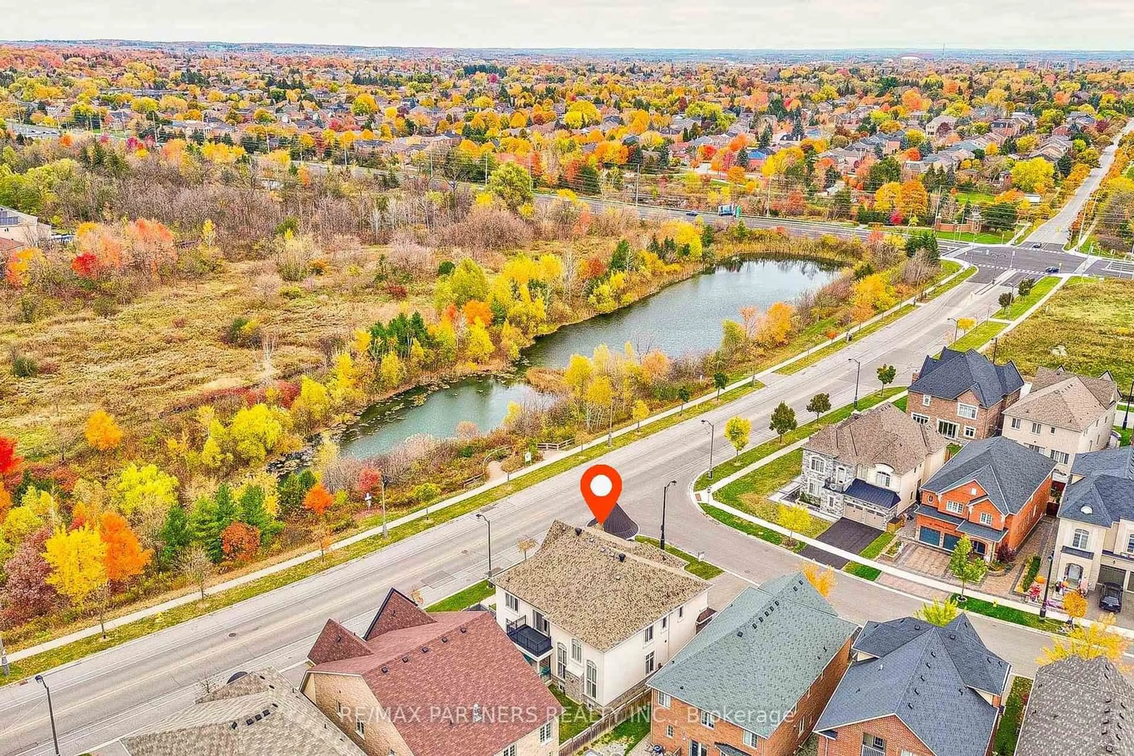 A pic from outside/outdoor area/front of a property/back of a property/a pic from drone, water/lake/river/ocean view for 112 Baldry Ave, Vaughan Ontario L6A 0J1